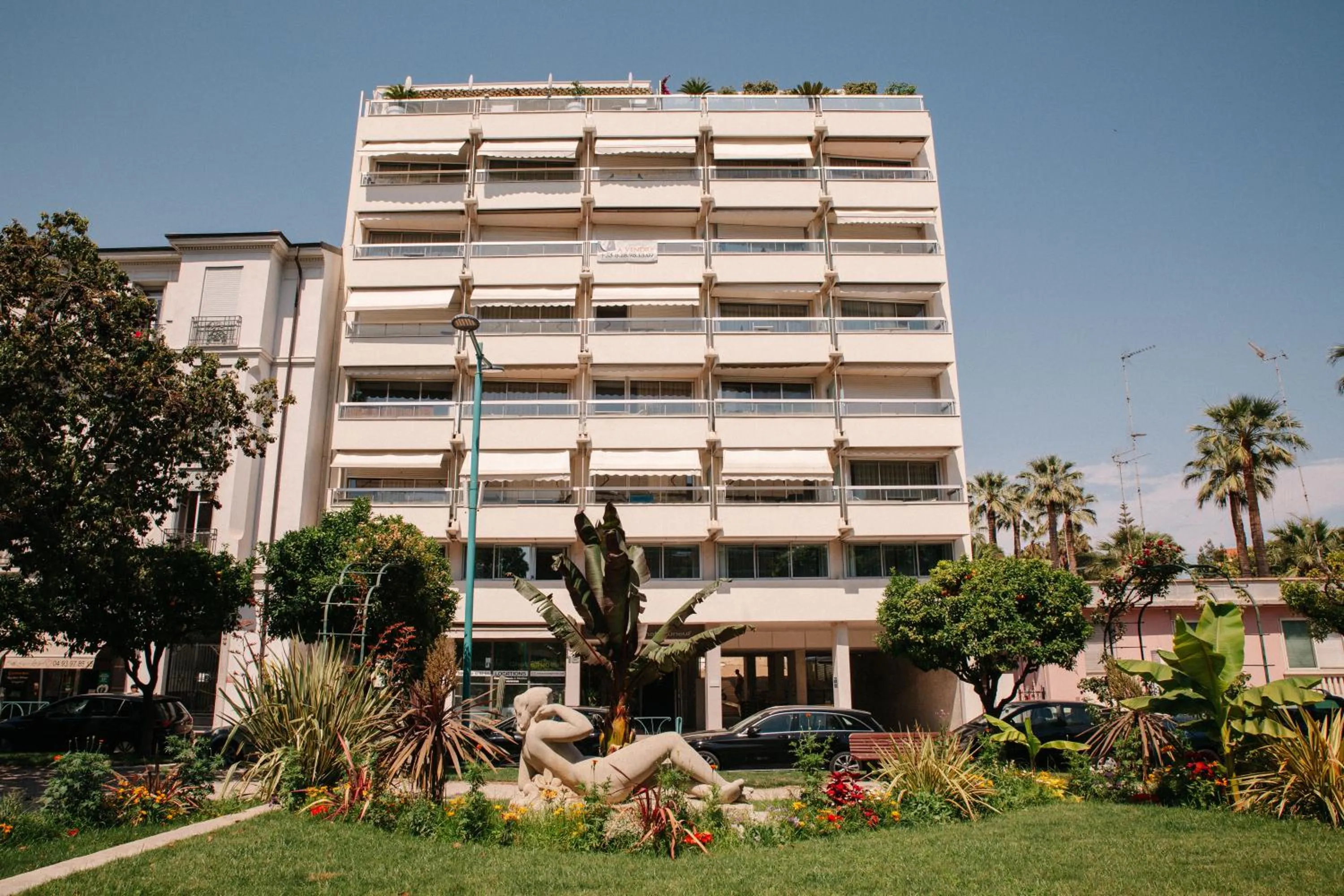 Property building in Résidence Châteauneuf