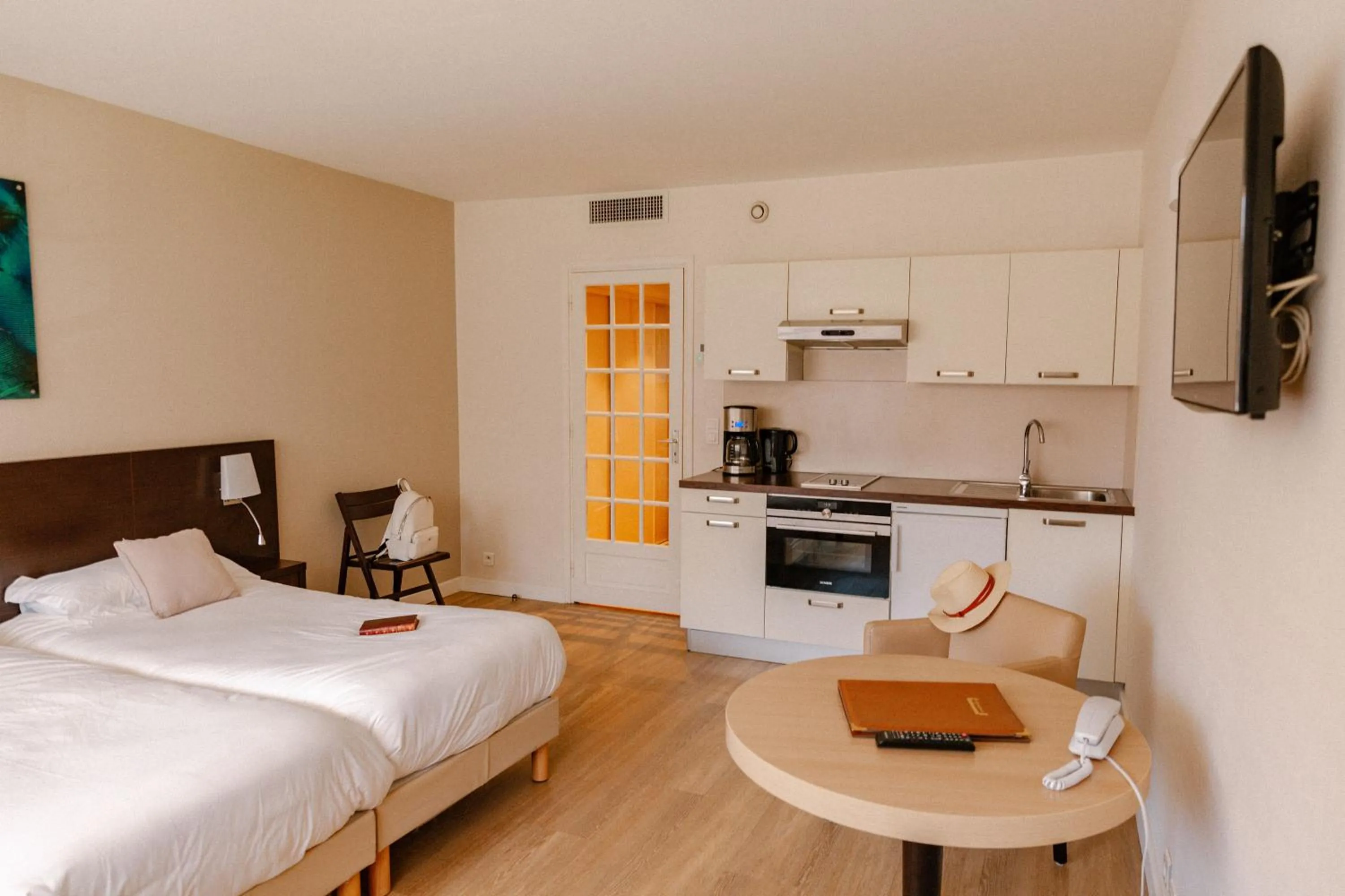 Bed in Résidence Châteauneuf