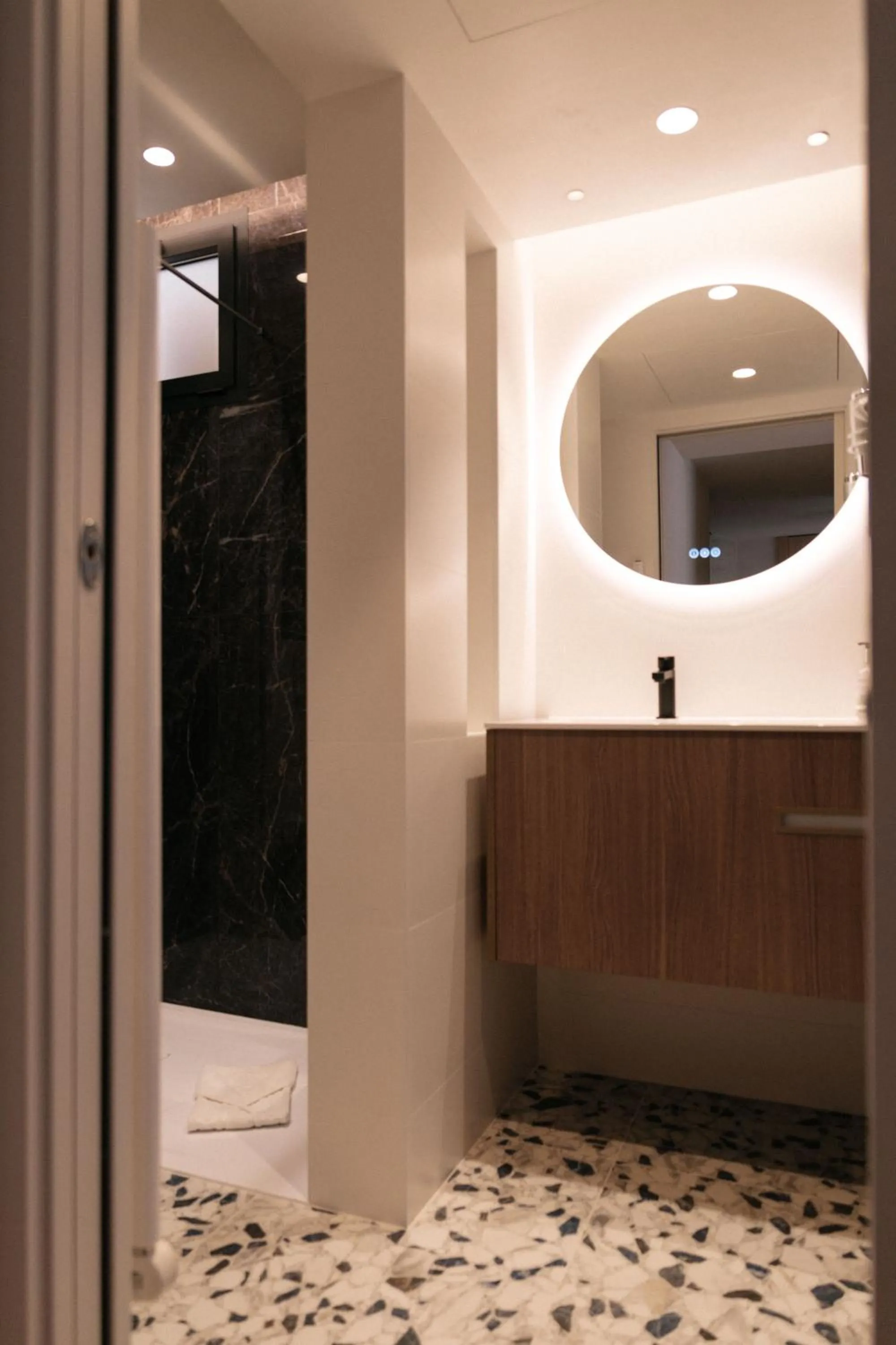 Shower in Résidence Châteauneuf