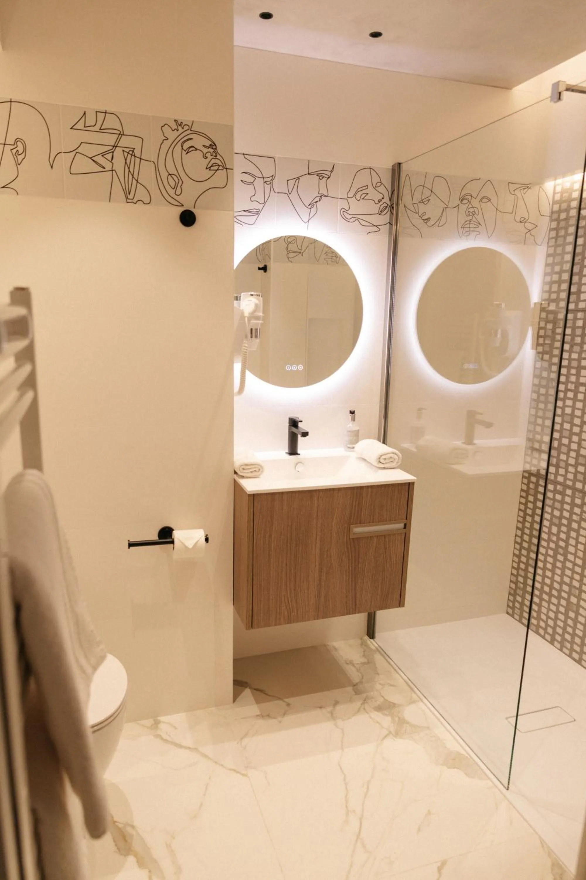 Shower in Résidence Châteauneuf