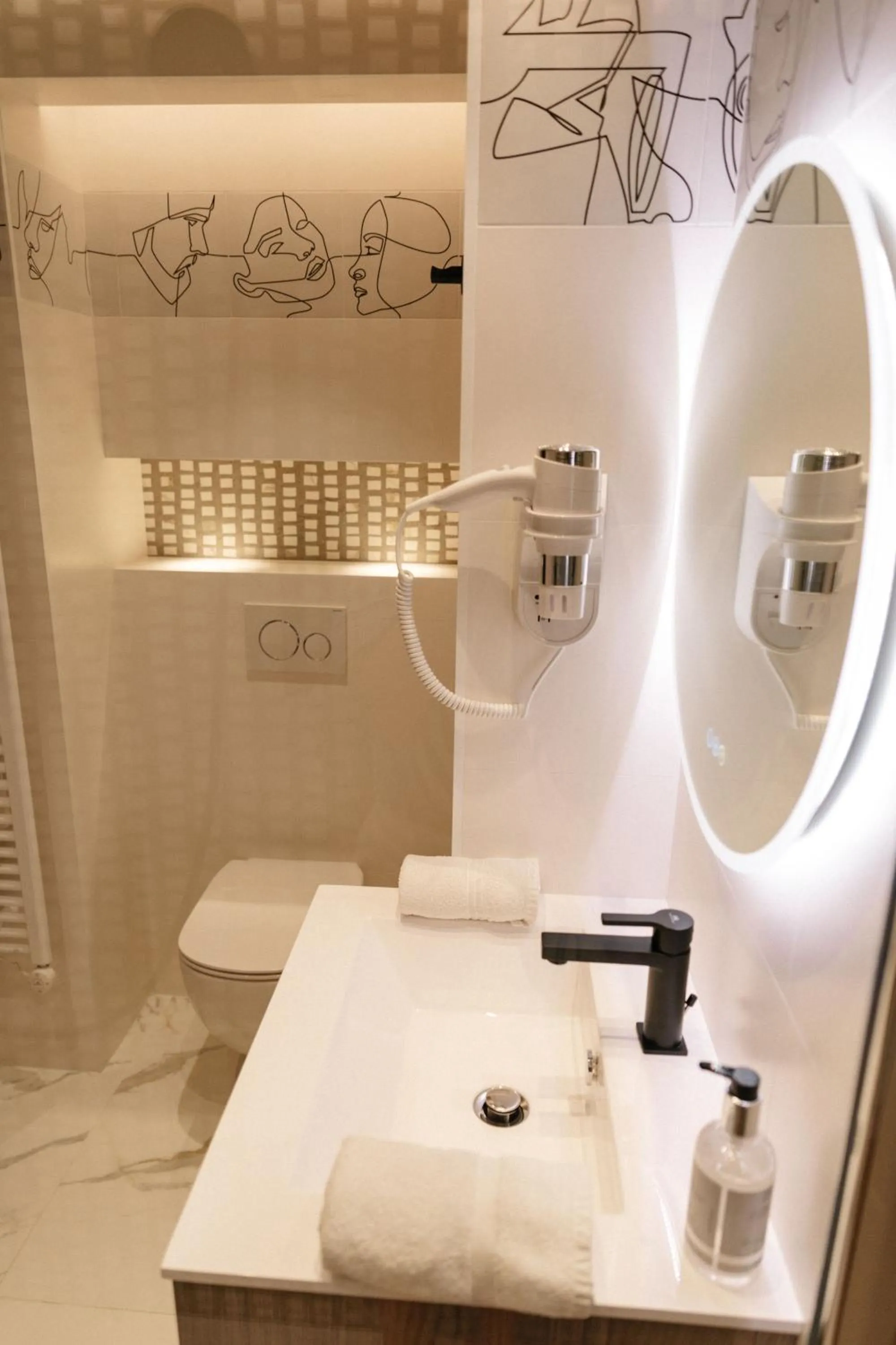 Shower in Résidence Châteauneuf