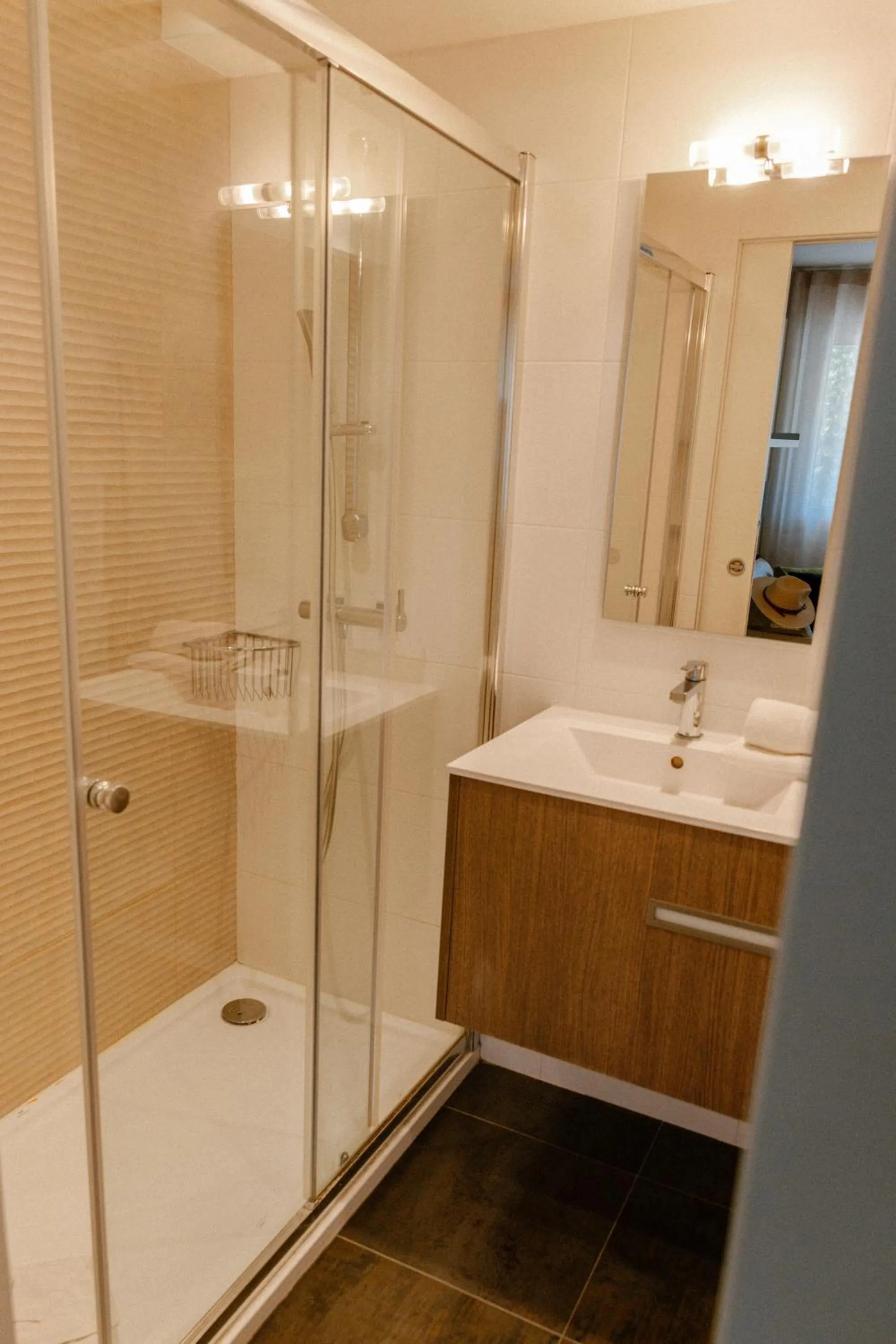 Shower in Résidence Châteauneuf