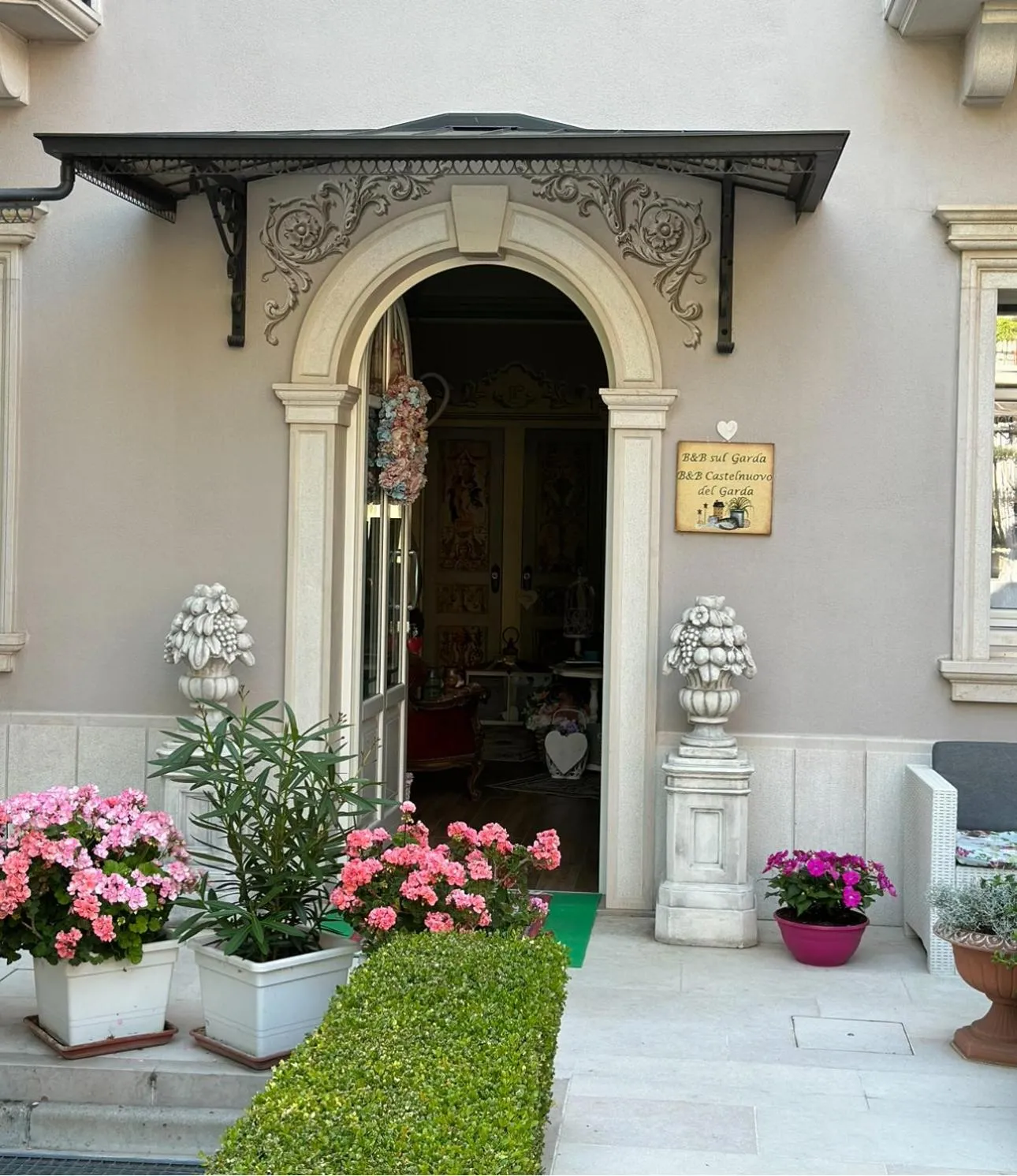 Facade/entrance in B&B Sul Garda
