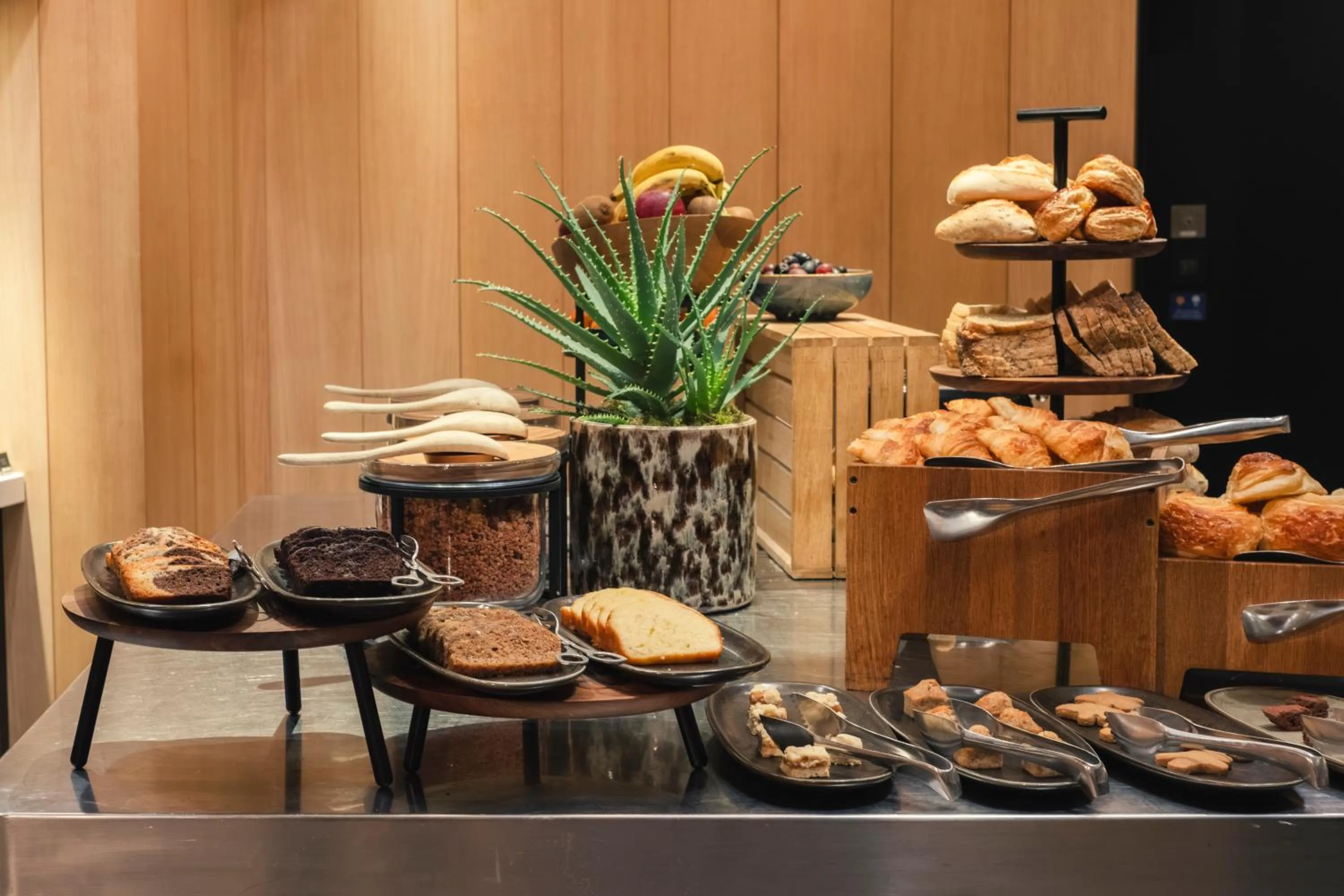 Breakfast in Le Cinq Codet