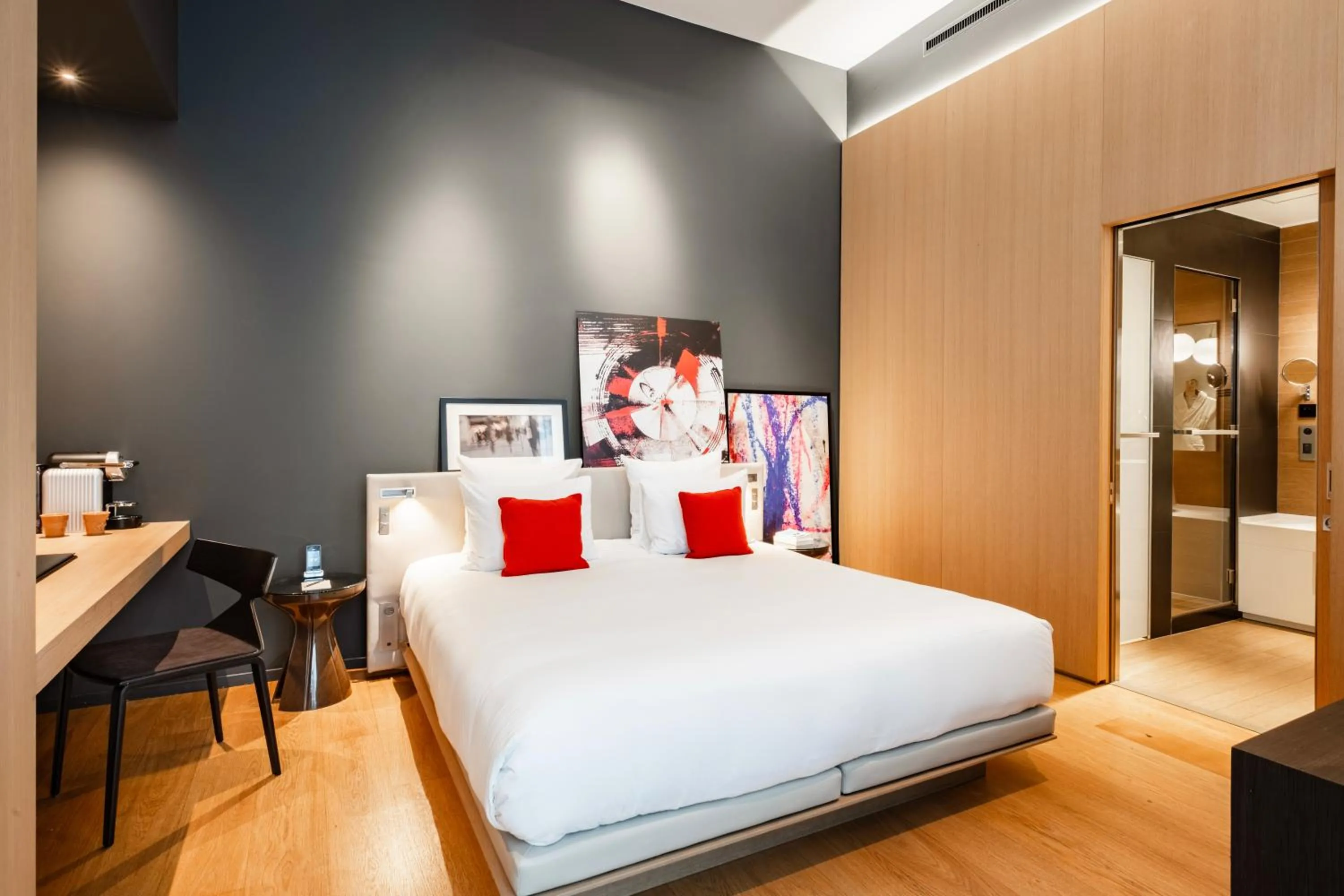 Bedroom, Bed in Le Cinq Codet