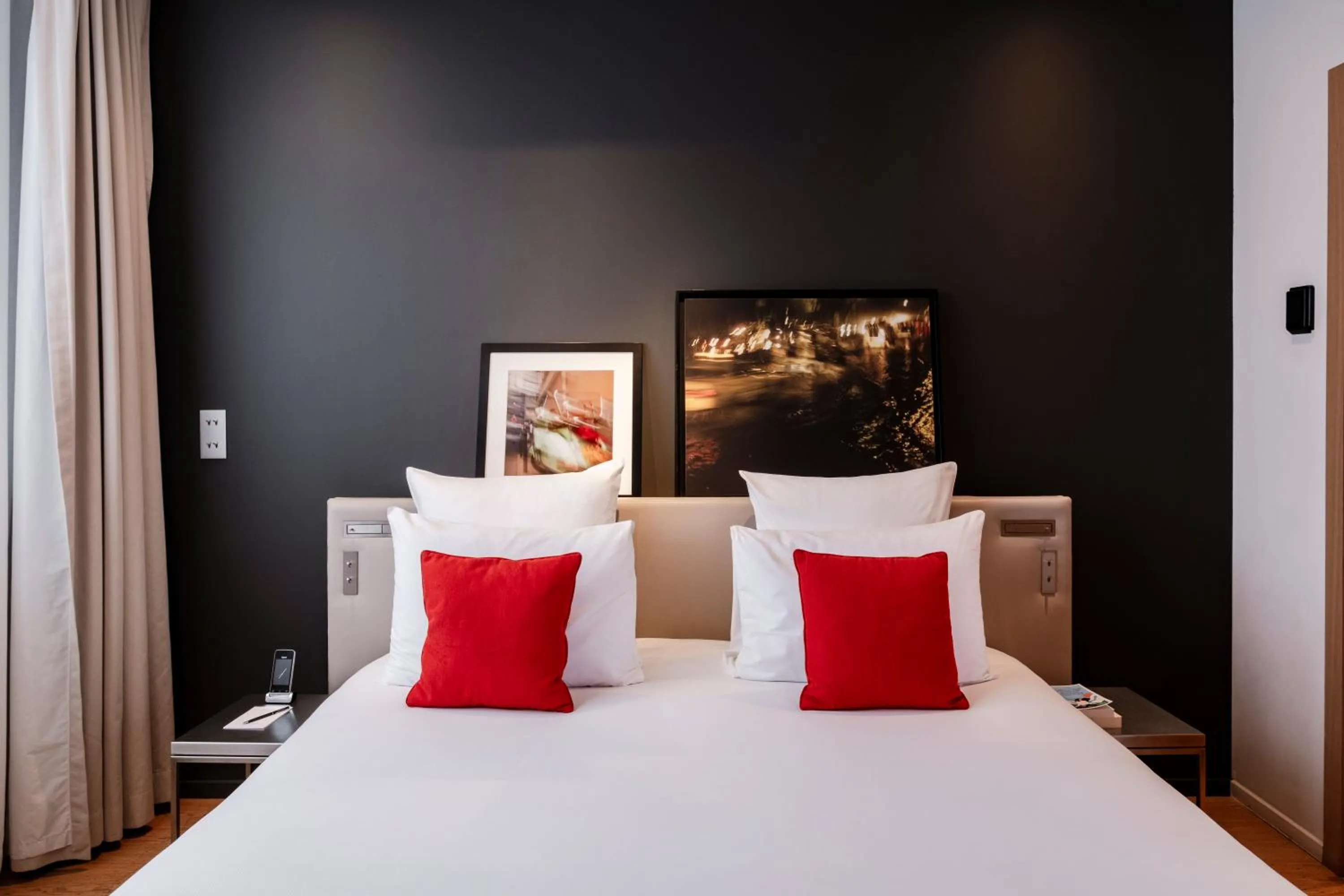 Bedroom, Bed in Le Cinq Codet