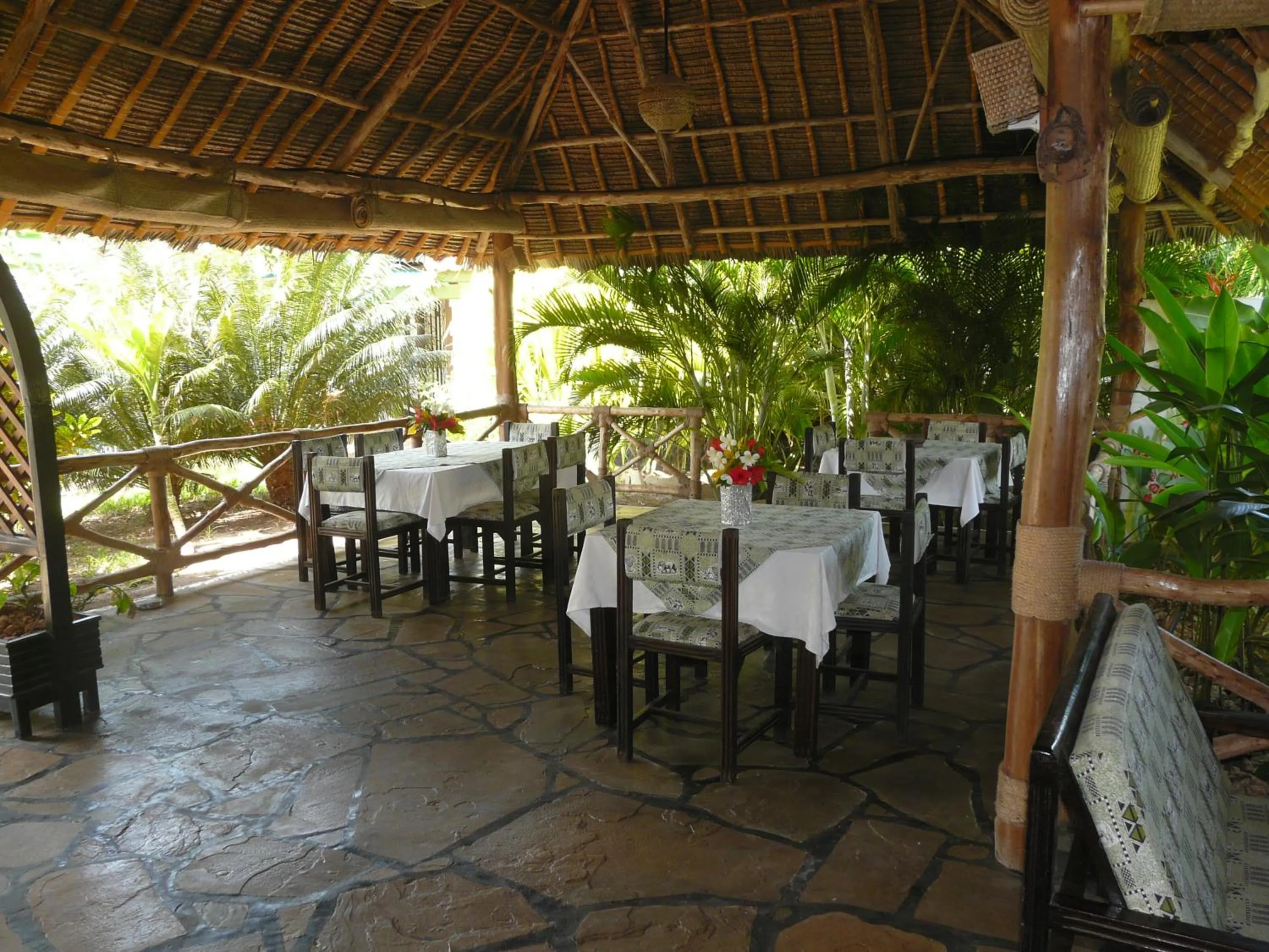 Lounge or bar in African Dream Cottages - Diani Beach