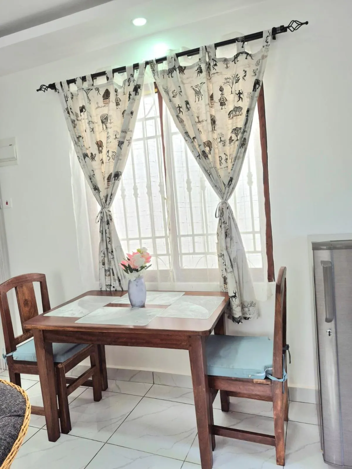 Dining area in African Dream Cottages - Diani Beach