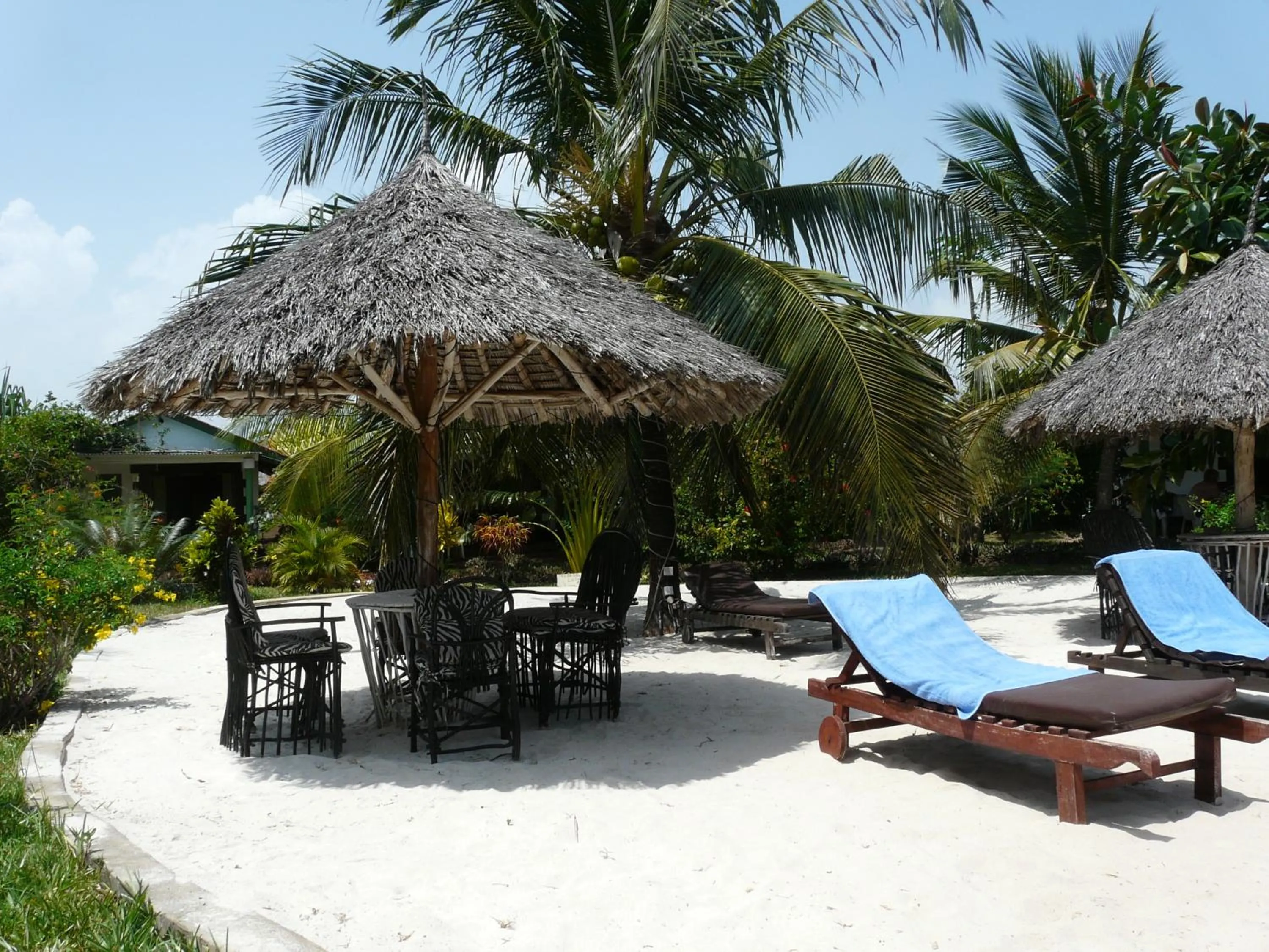 Garden in African Dream Cottages - Diani Beach