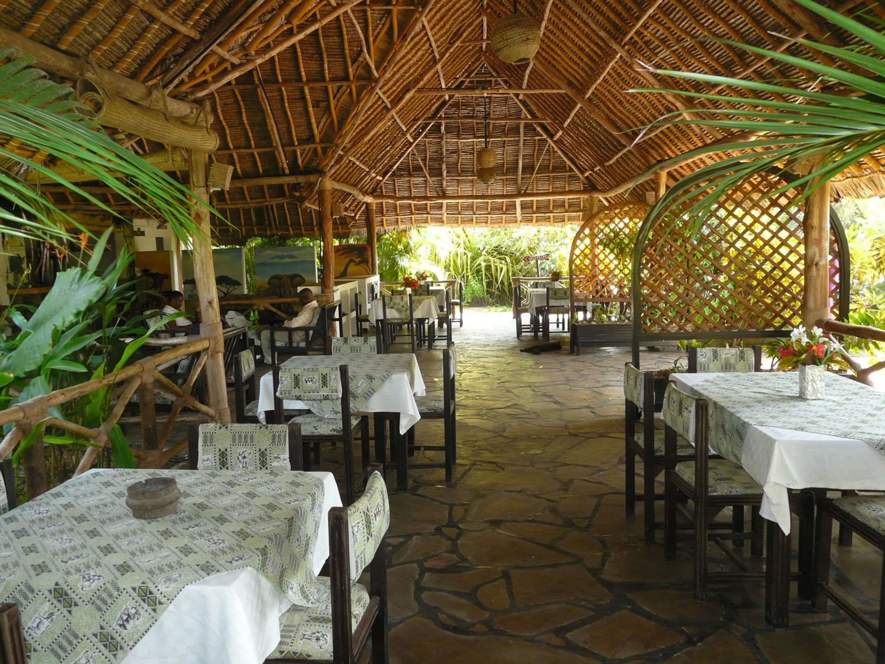 Restaurant/places to eat in African Dream Cottages - Diani Beach