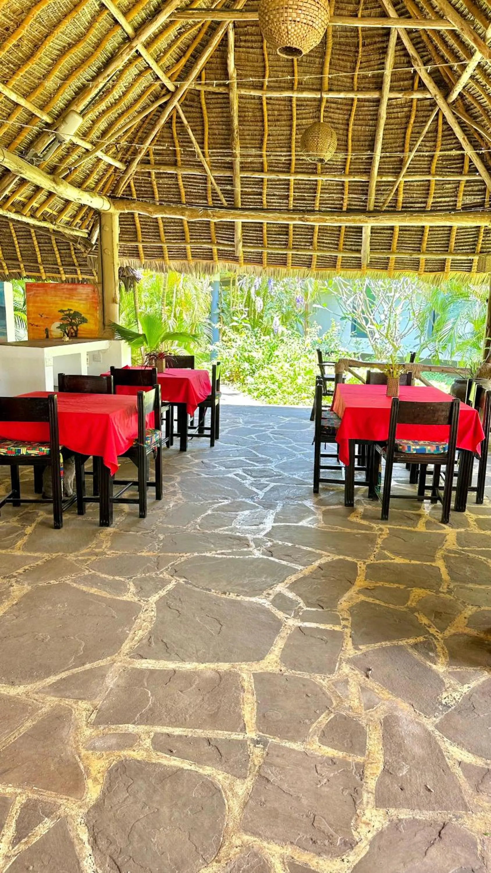 Restaurant/places to eat in African Dream Cottages - Diani Beach