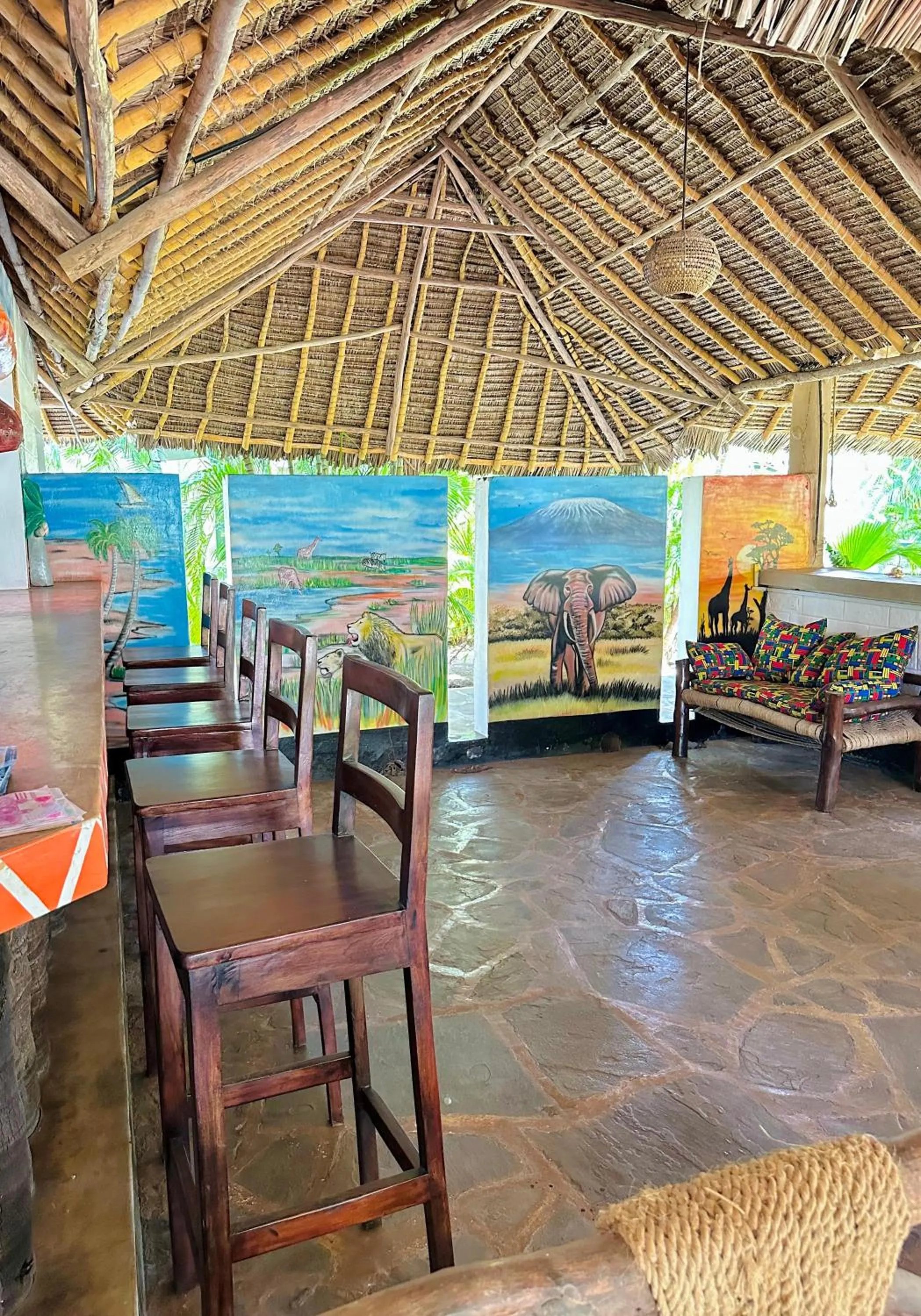 Lounge or bar in African Dream Cottages - Diani Beach