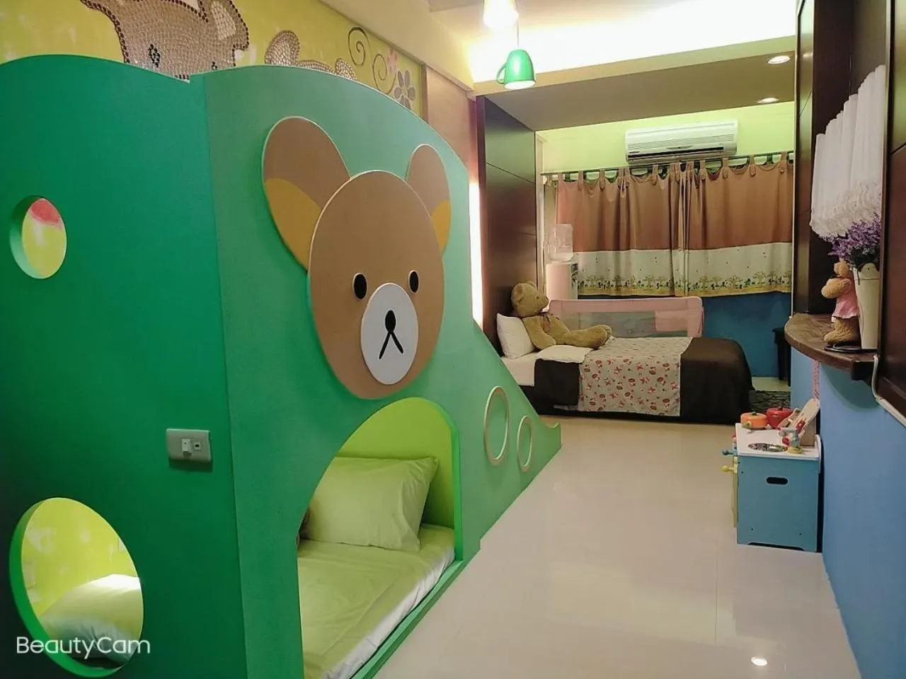 Kids's club in Zhong Shan 330