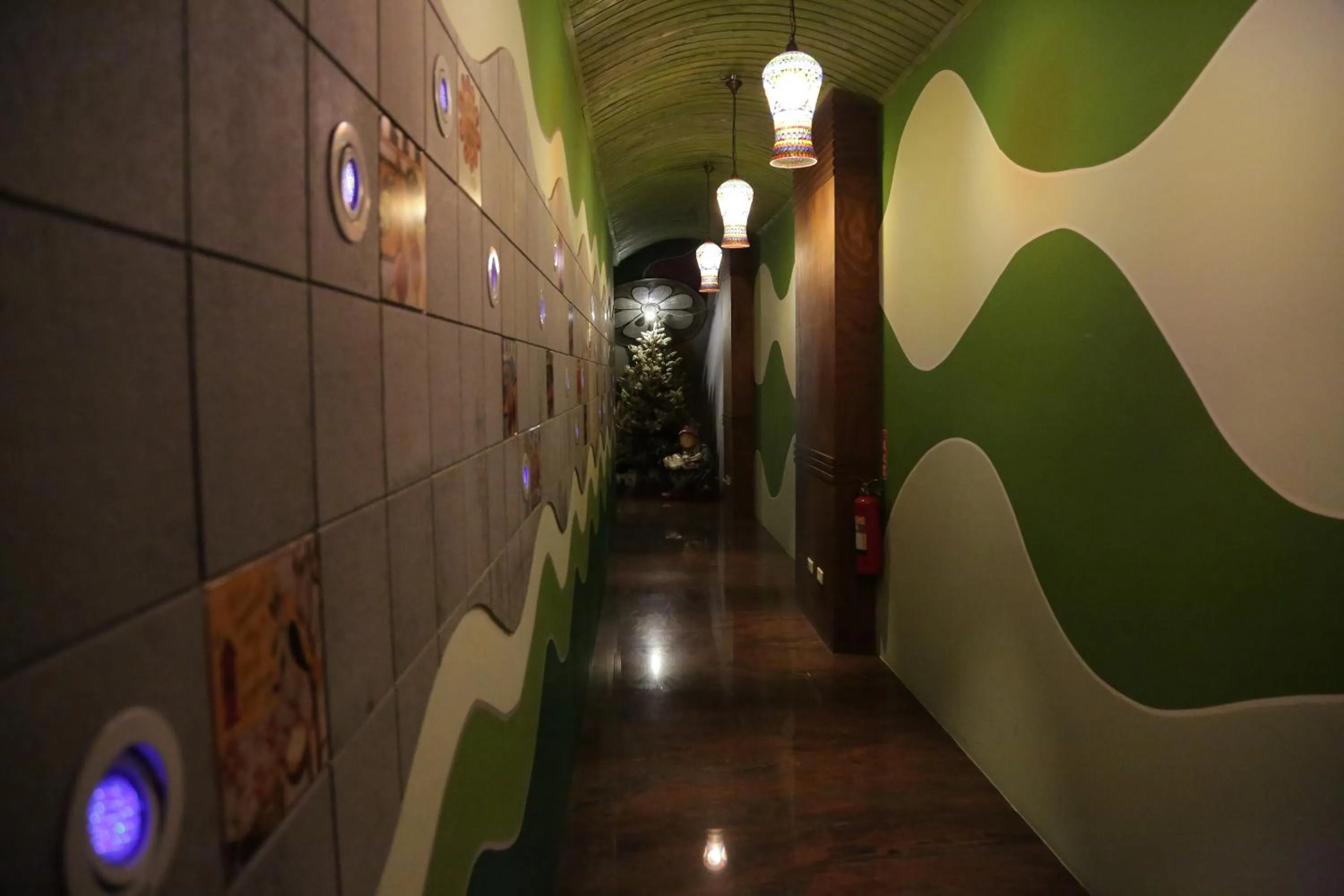 Facade/entrance in Zhong Shan 330