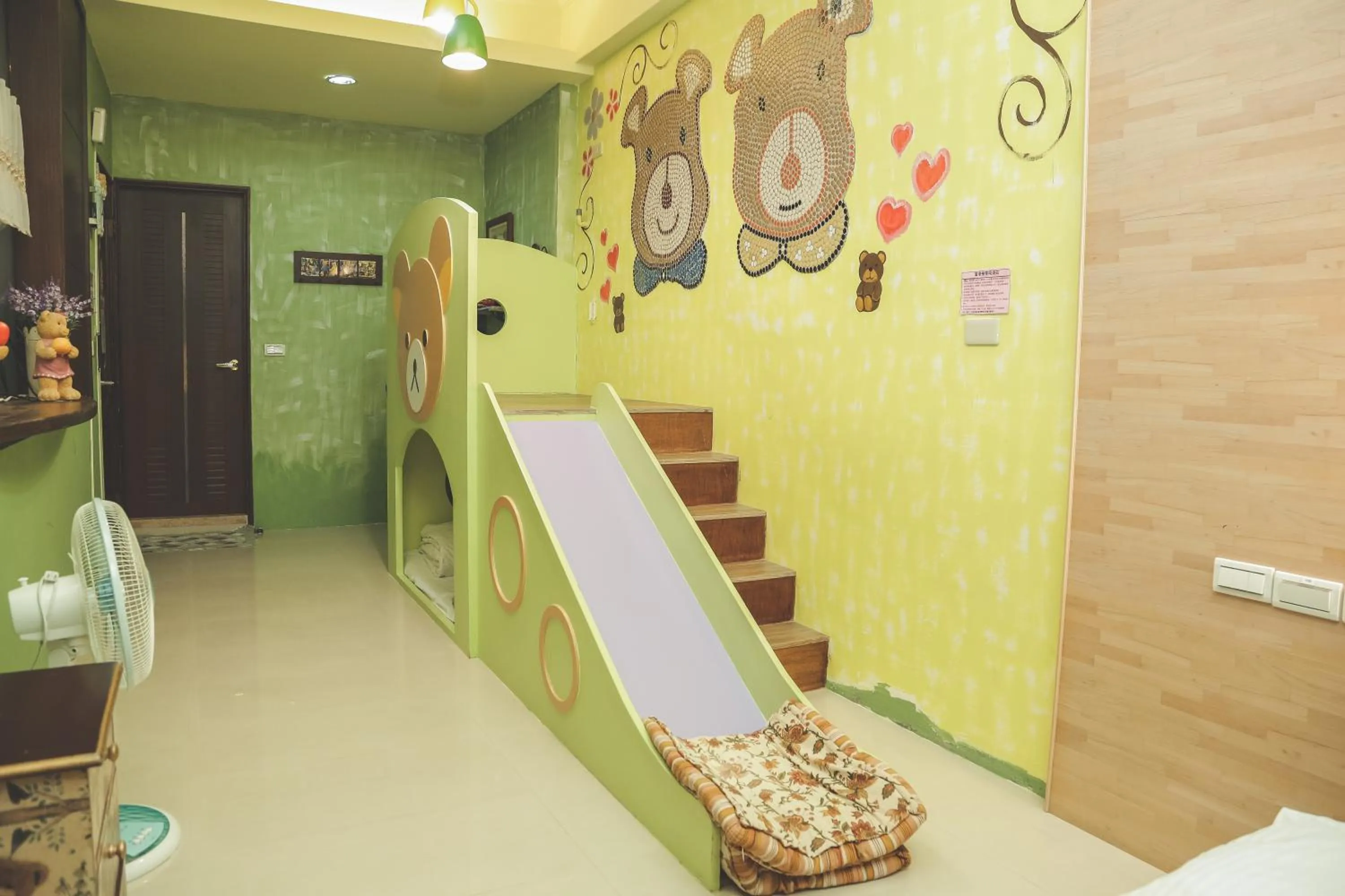Kids's club in Zhong Shan 330