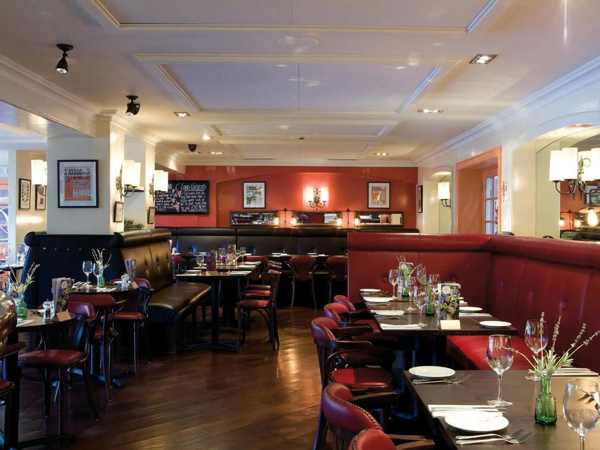 Restaurant/places to eat in Swan's Nest Hotel