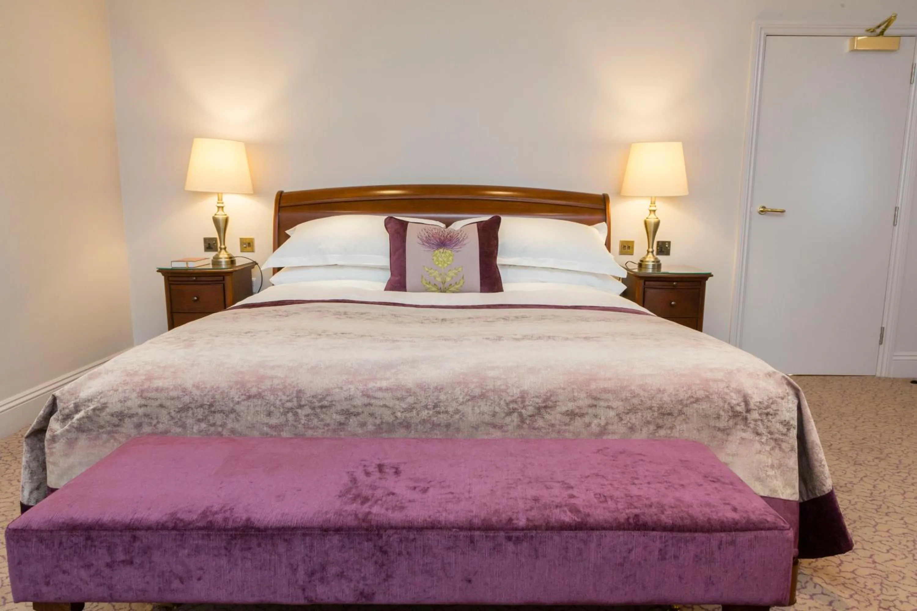 Photo of the whole room, Bed in Swan's Nest Hotel