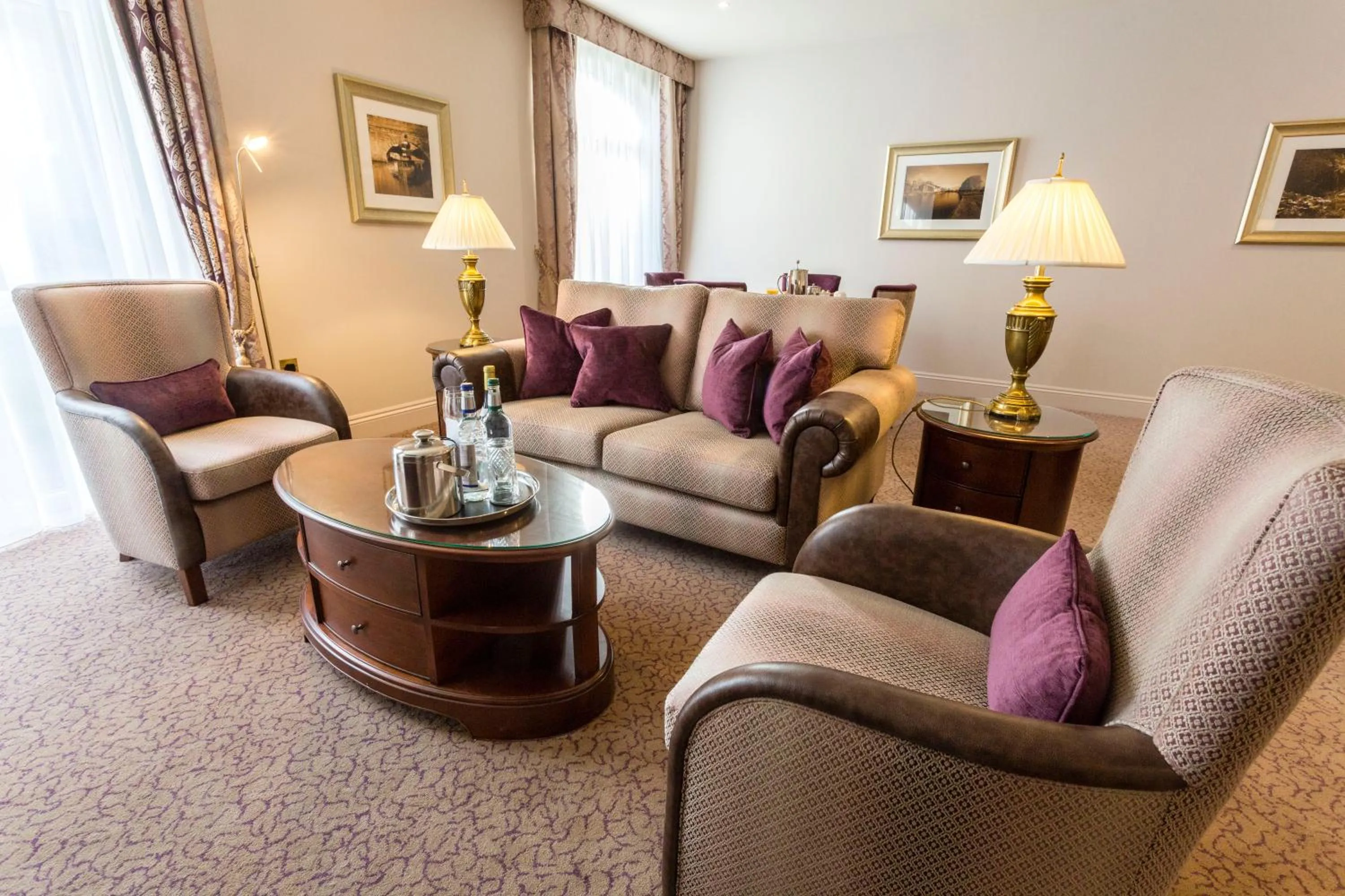 Living room in Swan's Nest Hotel