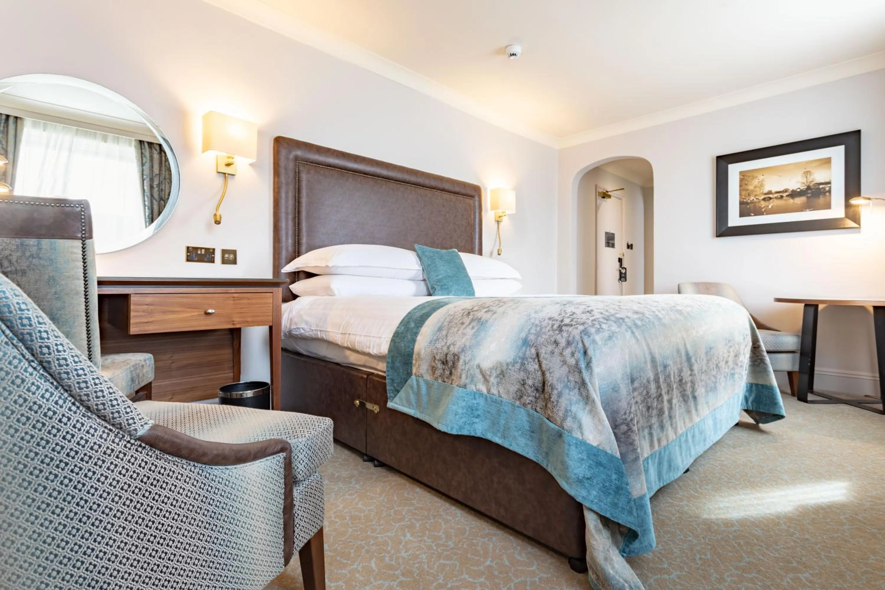 Bedroom, Bed in Swan's Nest Hotel