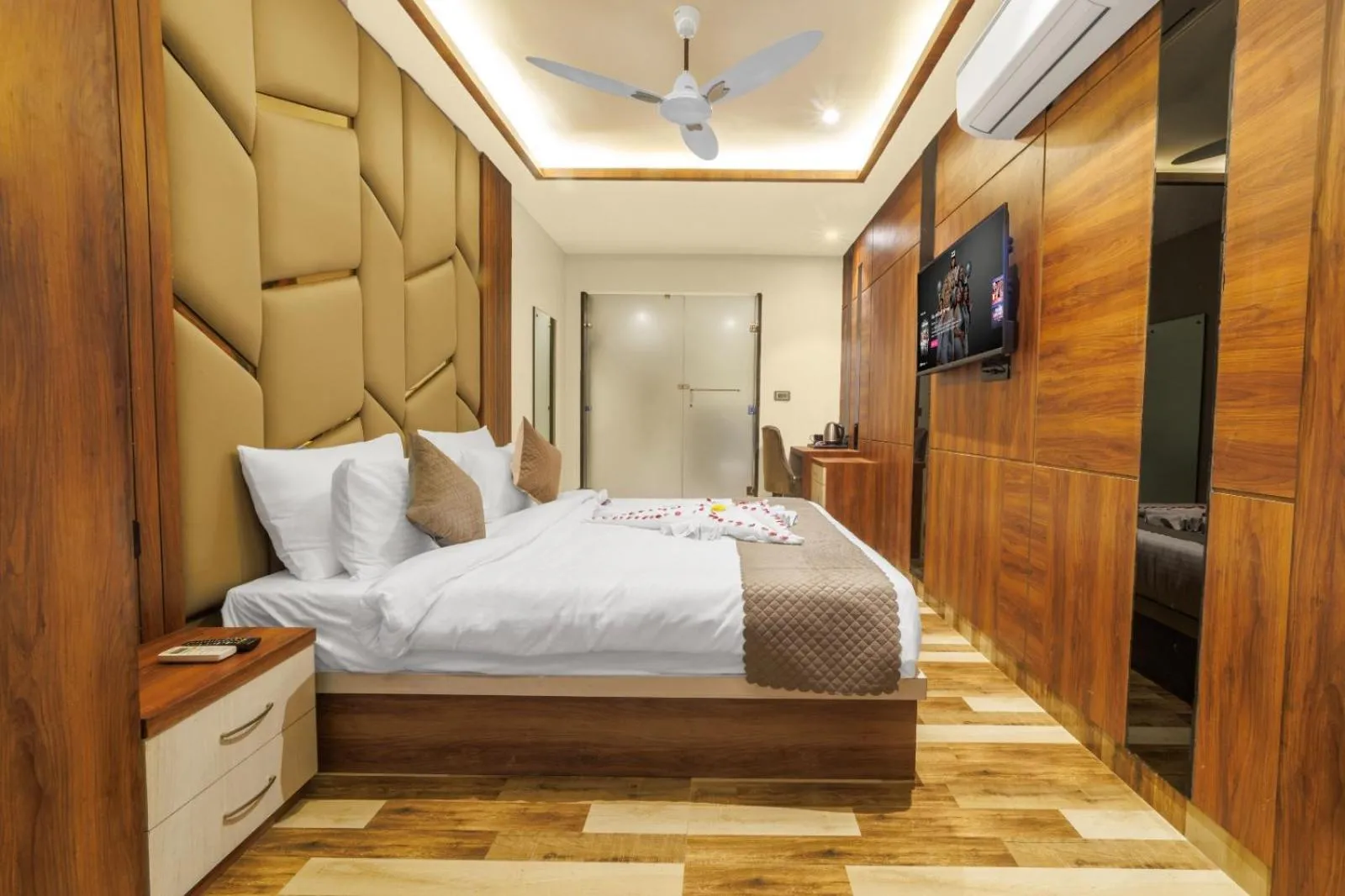 Bed in HOTEL GOLDEN PEACOCK