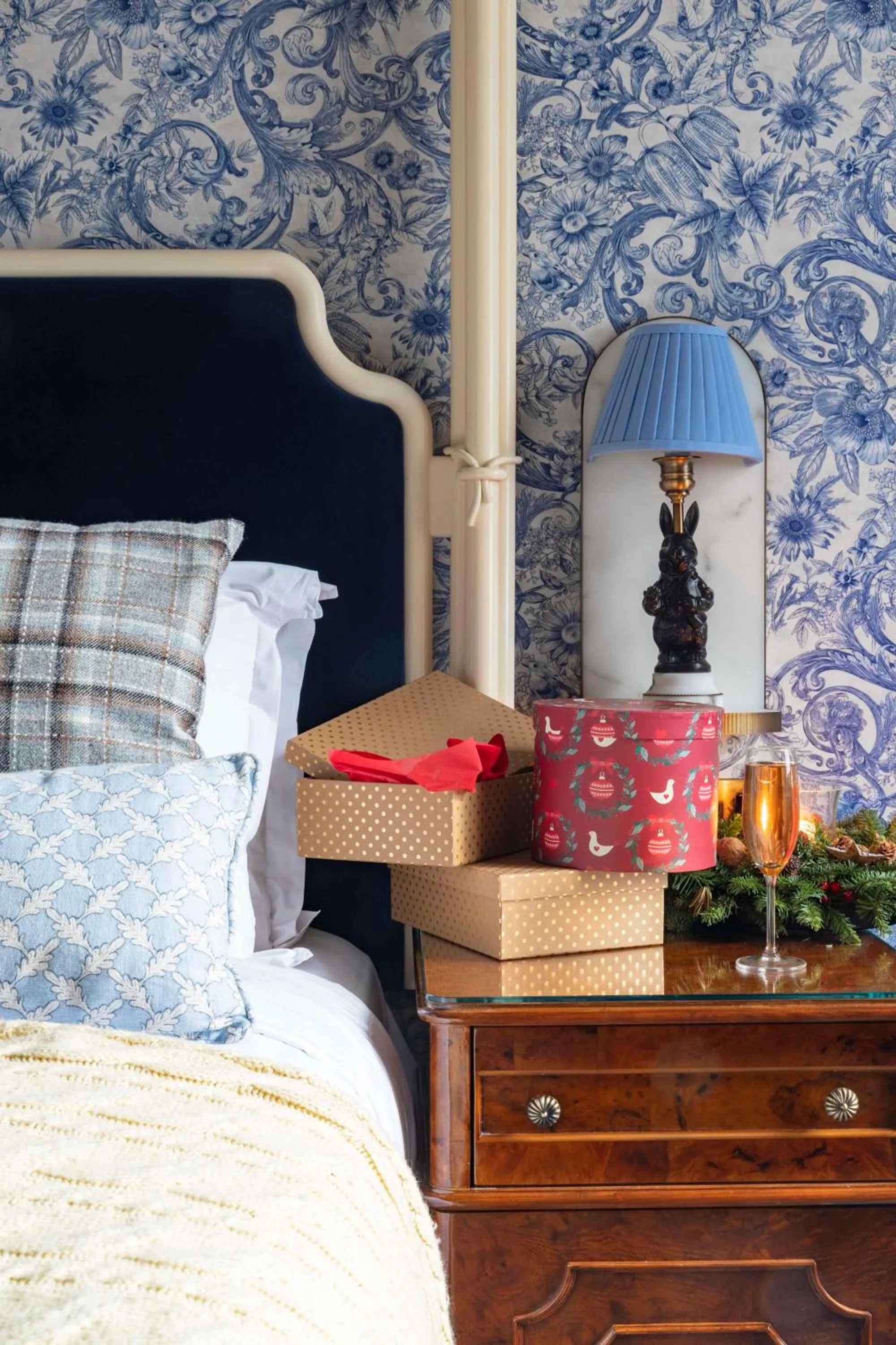 Bed in The Randolph Hotel Oxford, a Graduate by Hilton Hotel