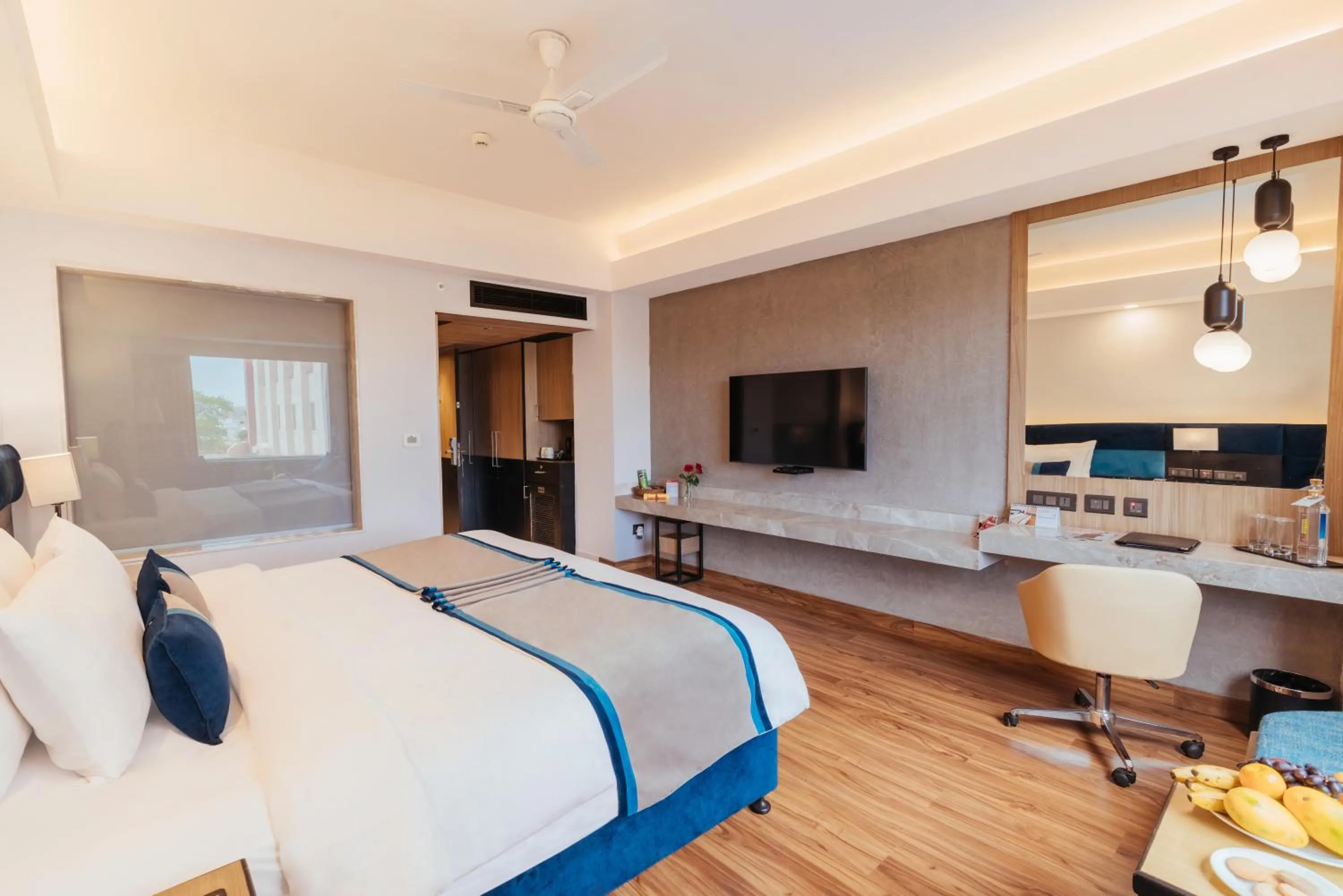 View (from property/room), Bed in The Piccadily