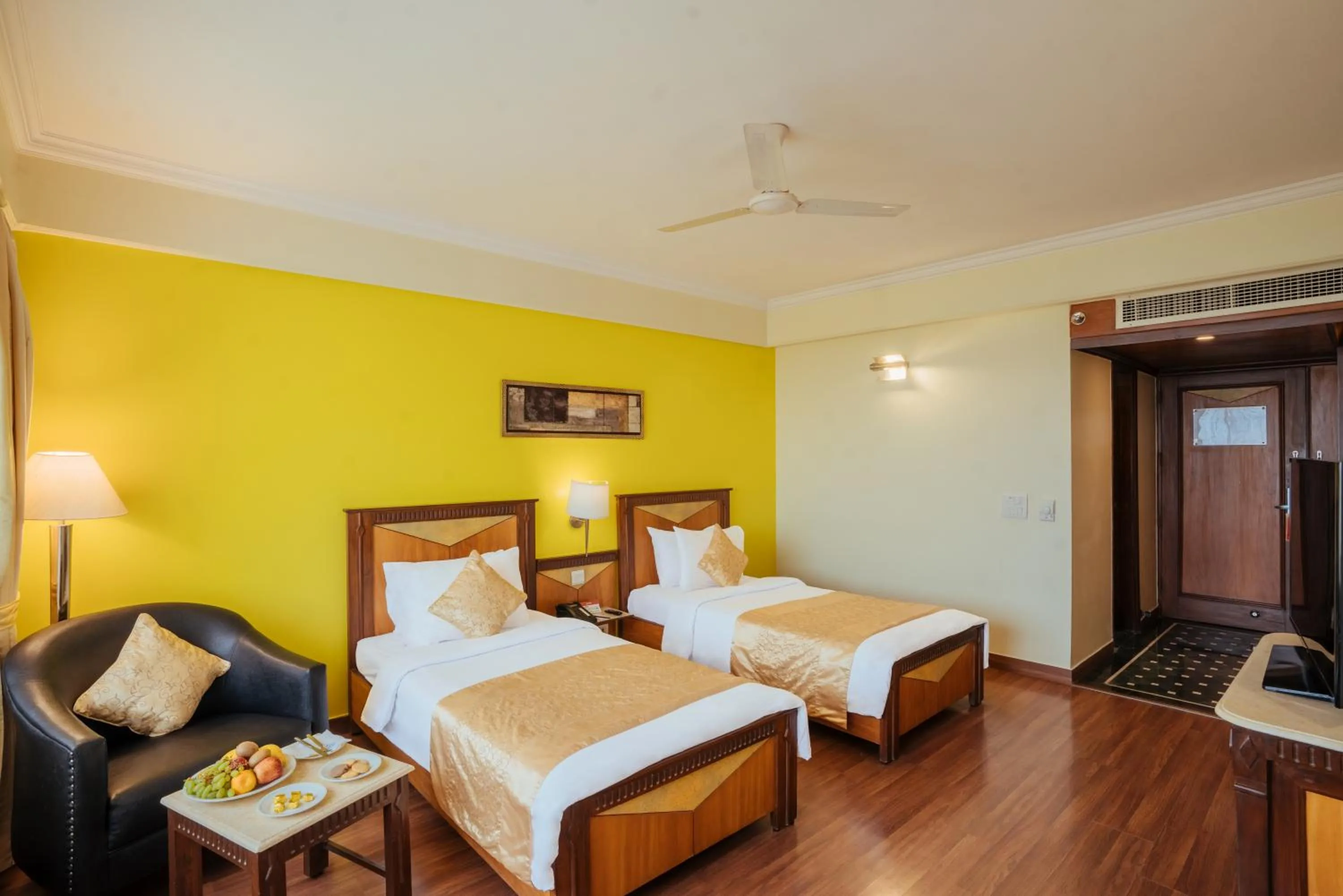 View (from property/room), Bed in The Piccadily