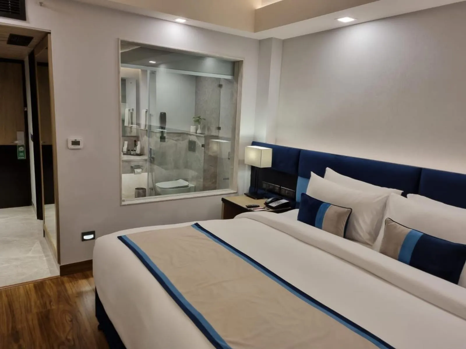 Bedroom, Bed in The Piccadily