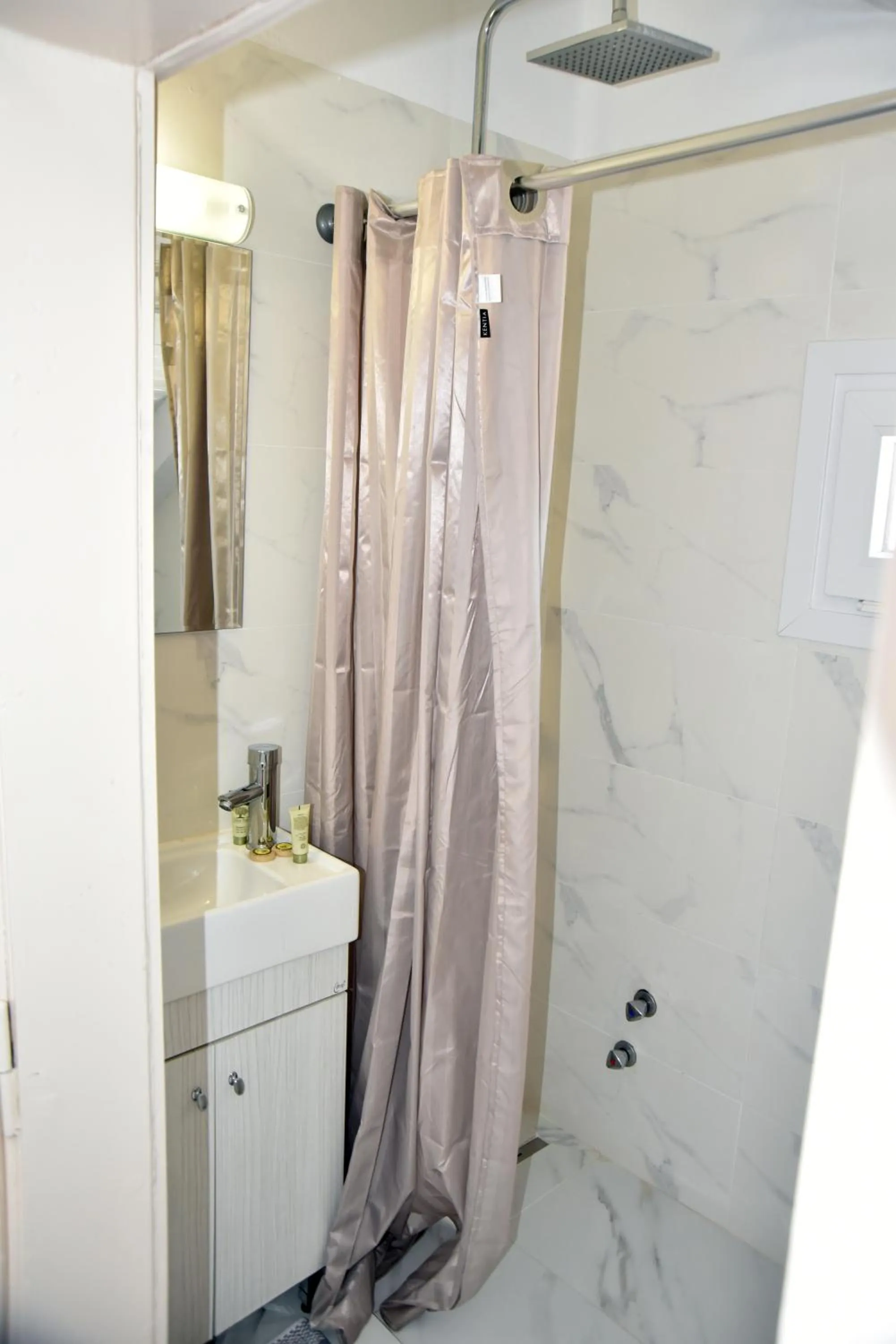 Shower in Jimmy's Apartments