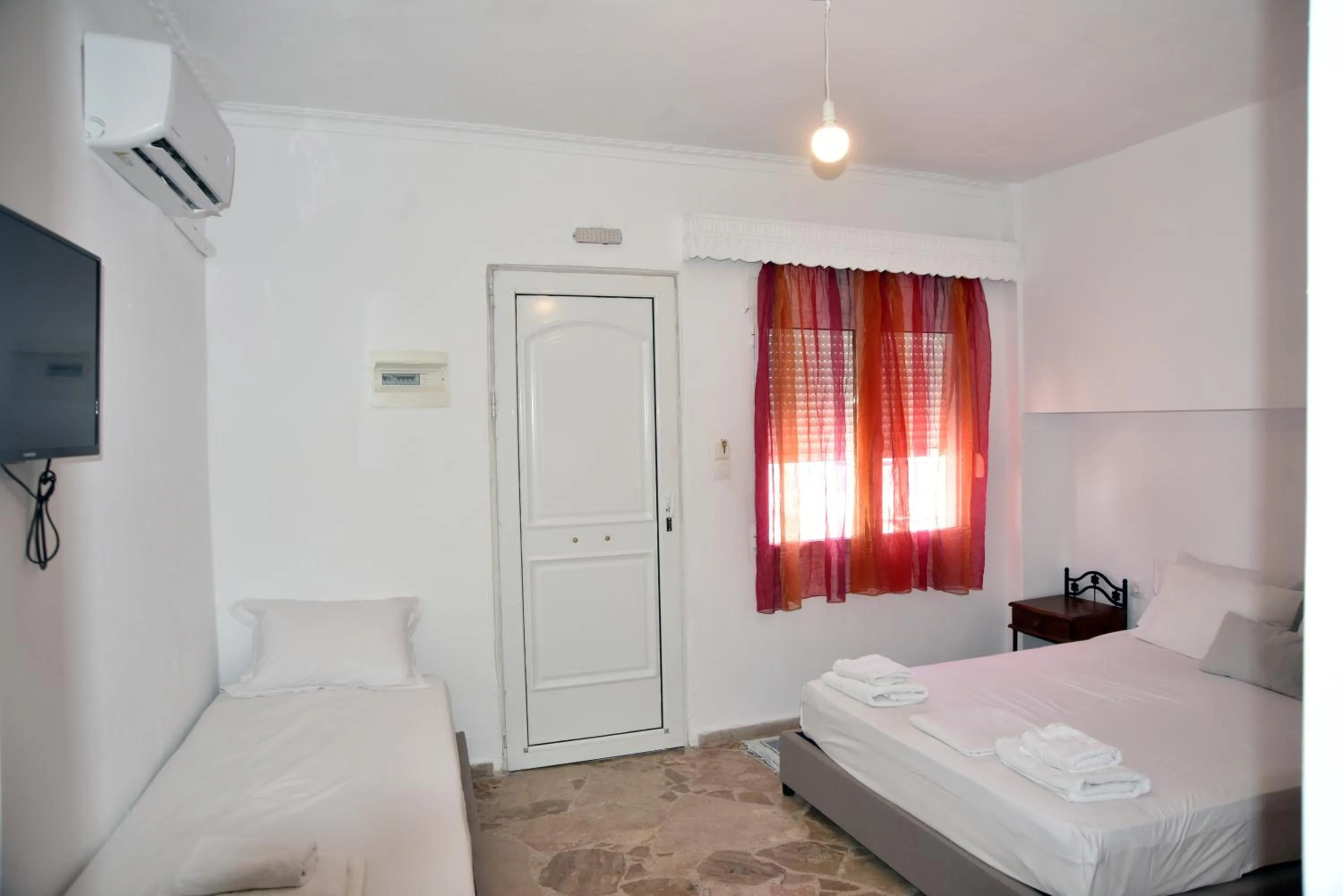 TV and multimedia, Bed in Jimmy's Apartments