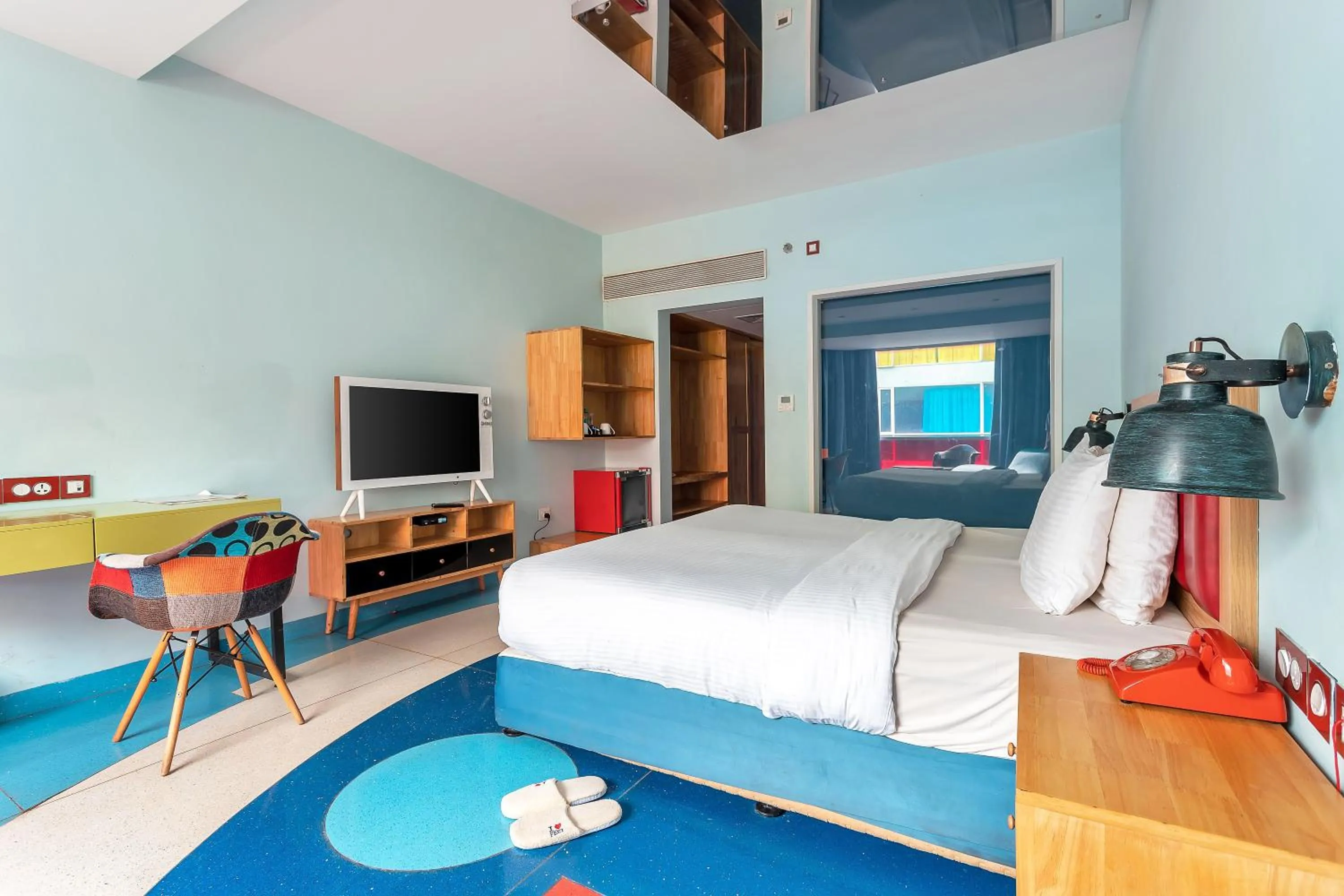 Photo of the whole room, Bed in Sandoz Vagator Goa