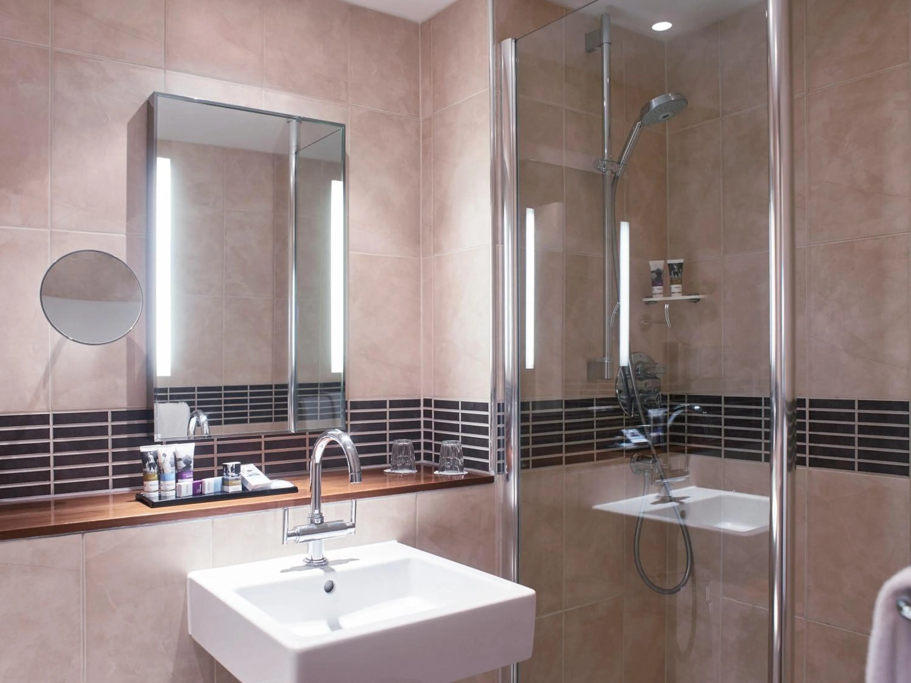 Bathroom in Mercure Exeter Southgate Hotel