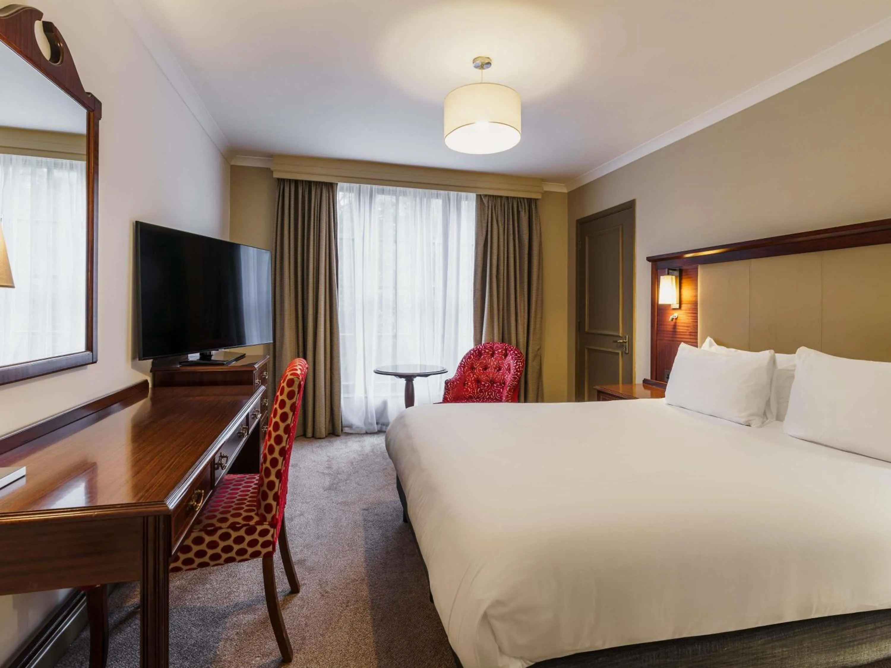 Bedroom, Bed in Mercure Exeter Southgate Hotel