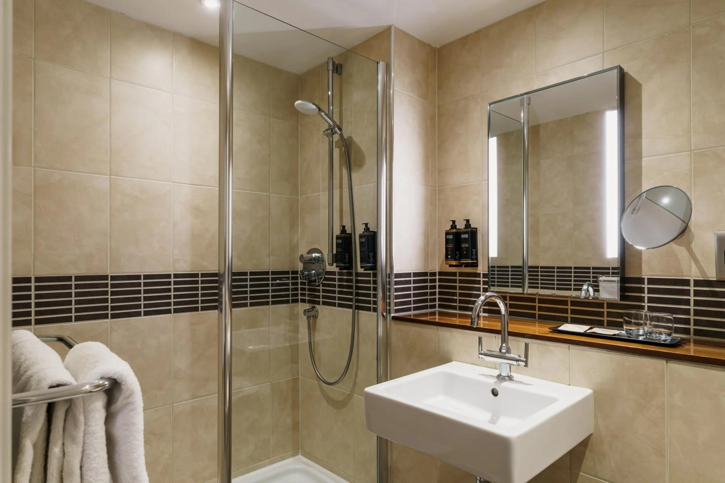 Bathroom in Mercure Exeter Southgate Hotel