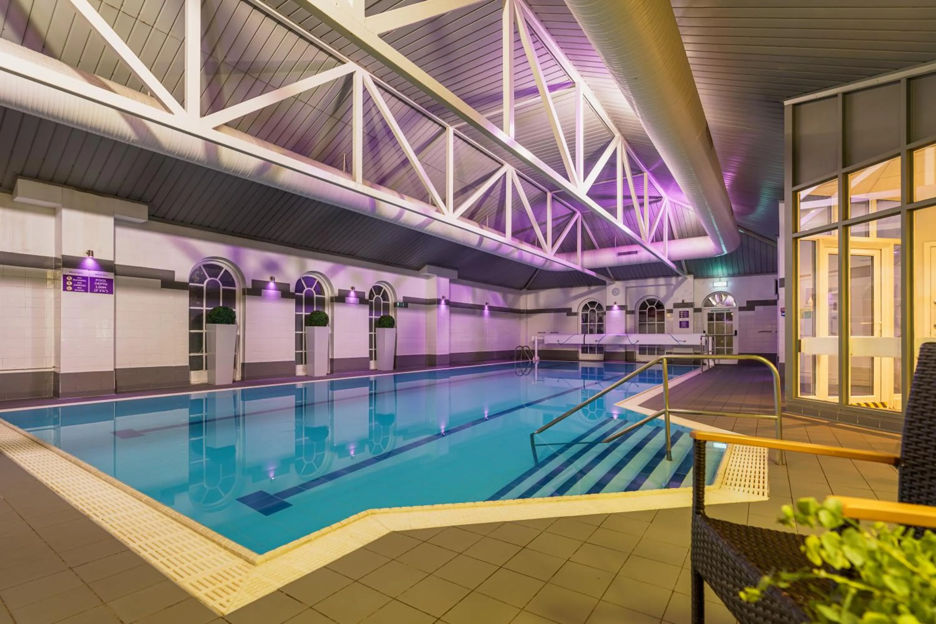 Swimming pool in Mercure Exeter Southgate Hotel