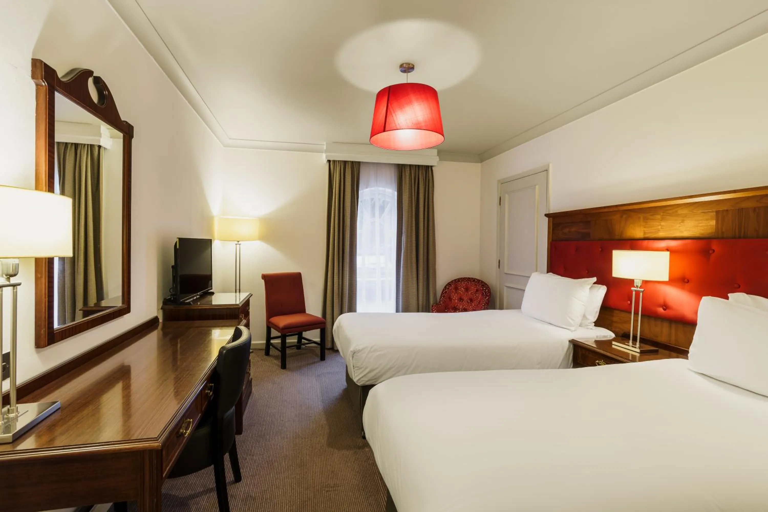 Bedroom, Bed in Mercure Exeter Southgate Hotel