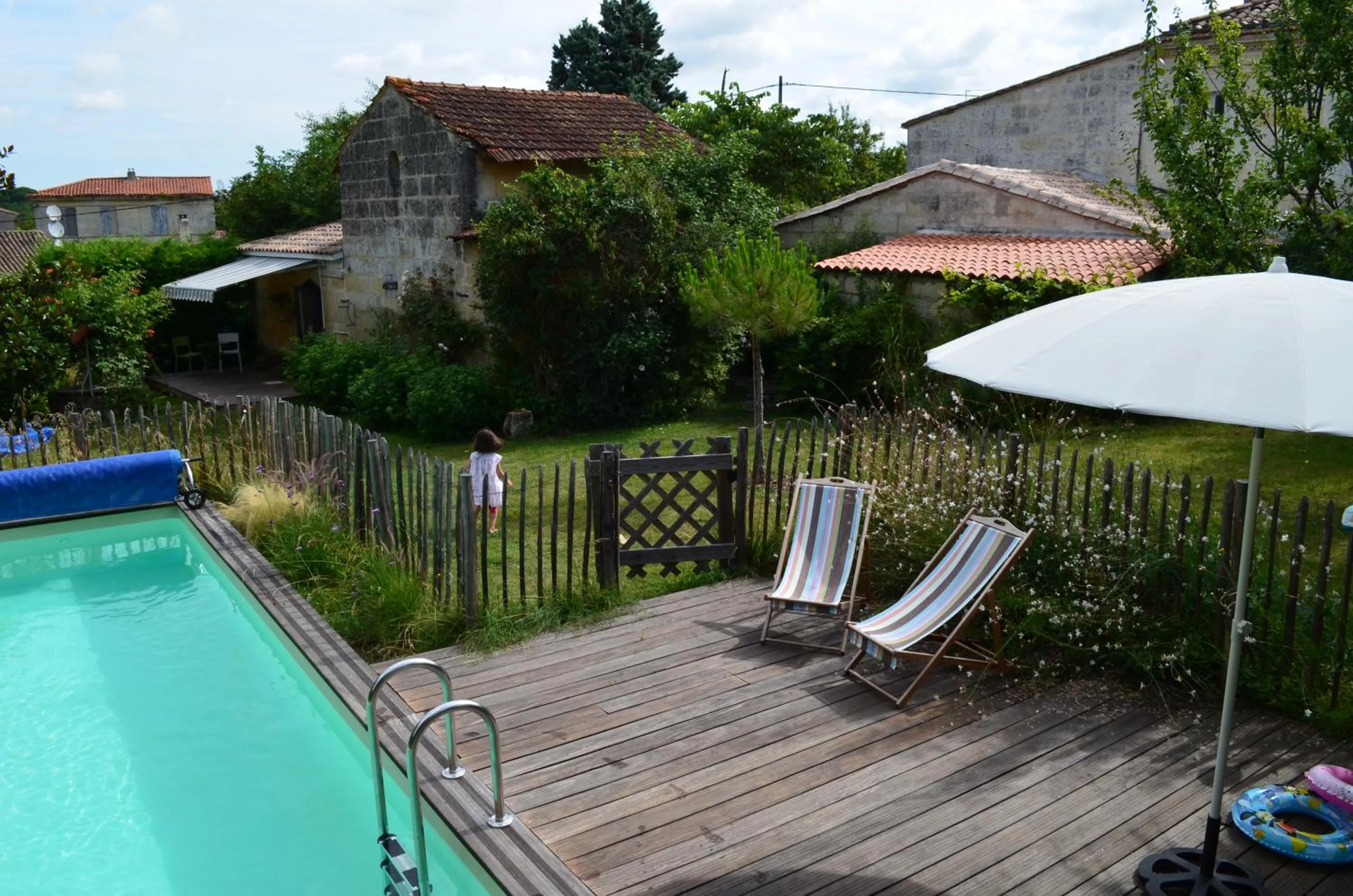 Swimming pool in Le Jardin Secret
