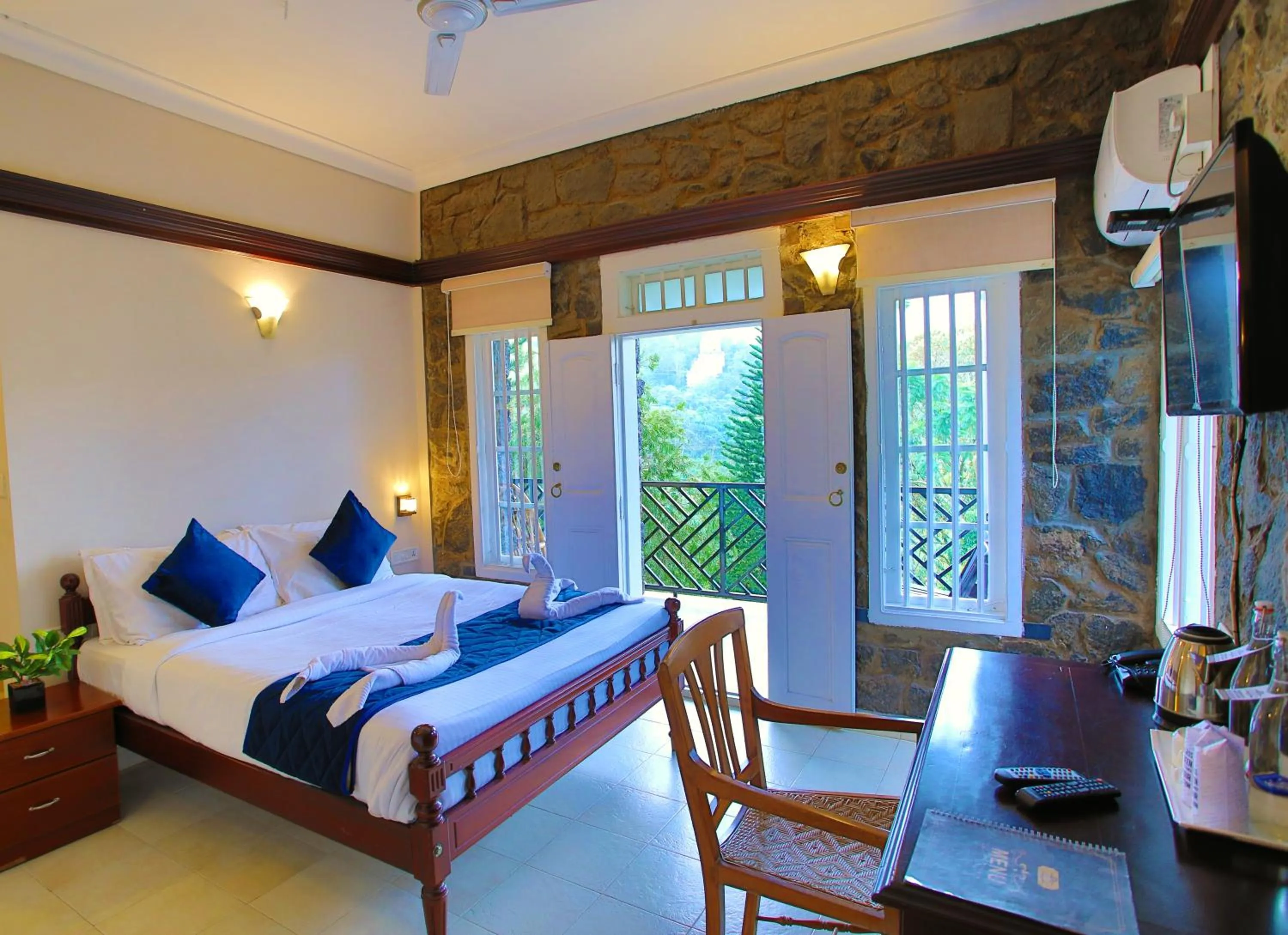 Property building, Bed in Chithirapuram Palace
