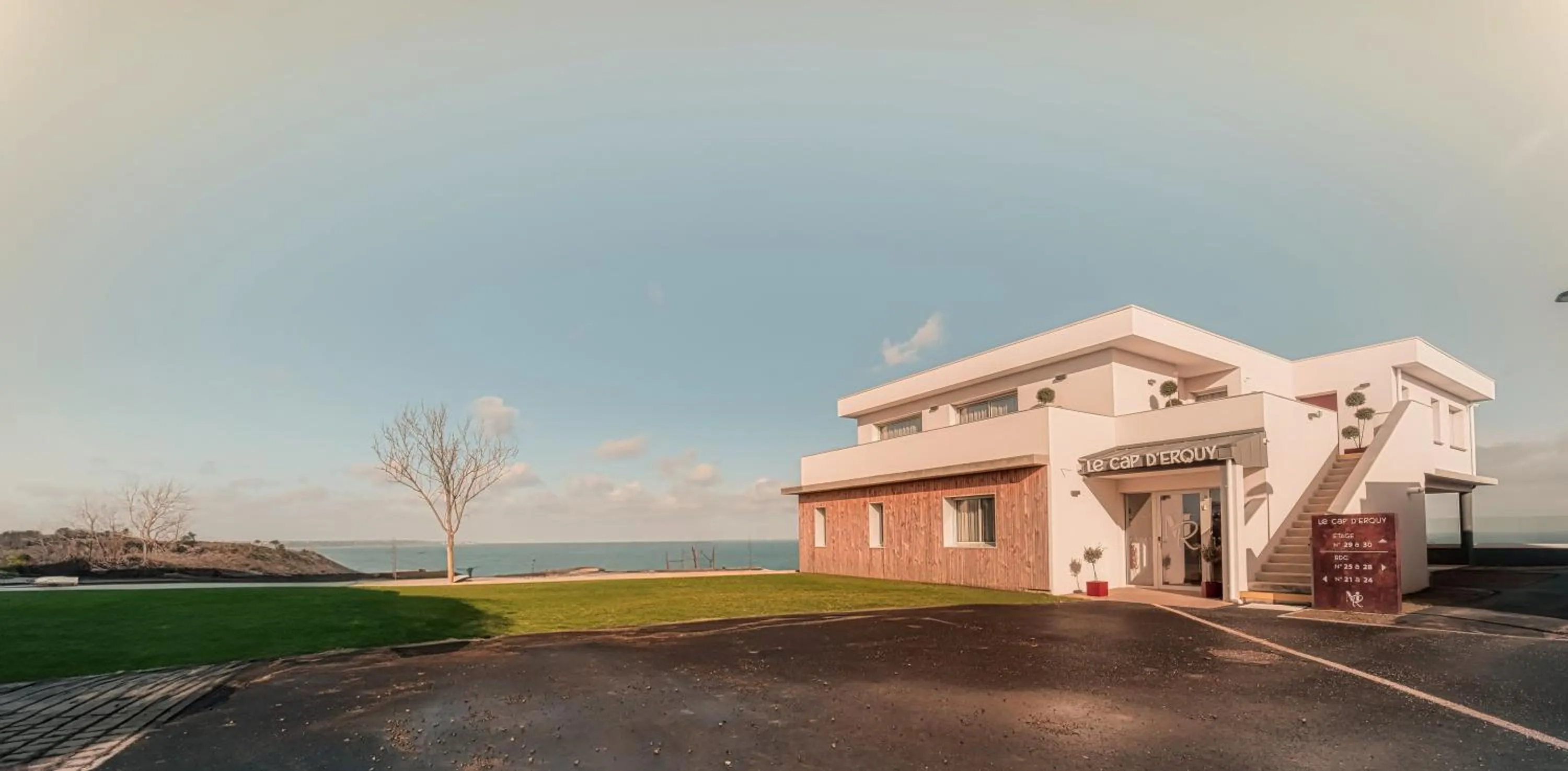Sea view in Hôtel Le Manoir du Roselier