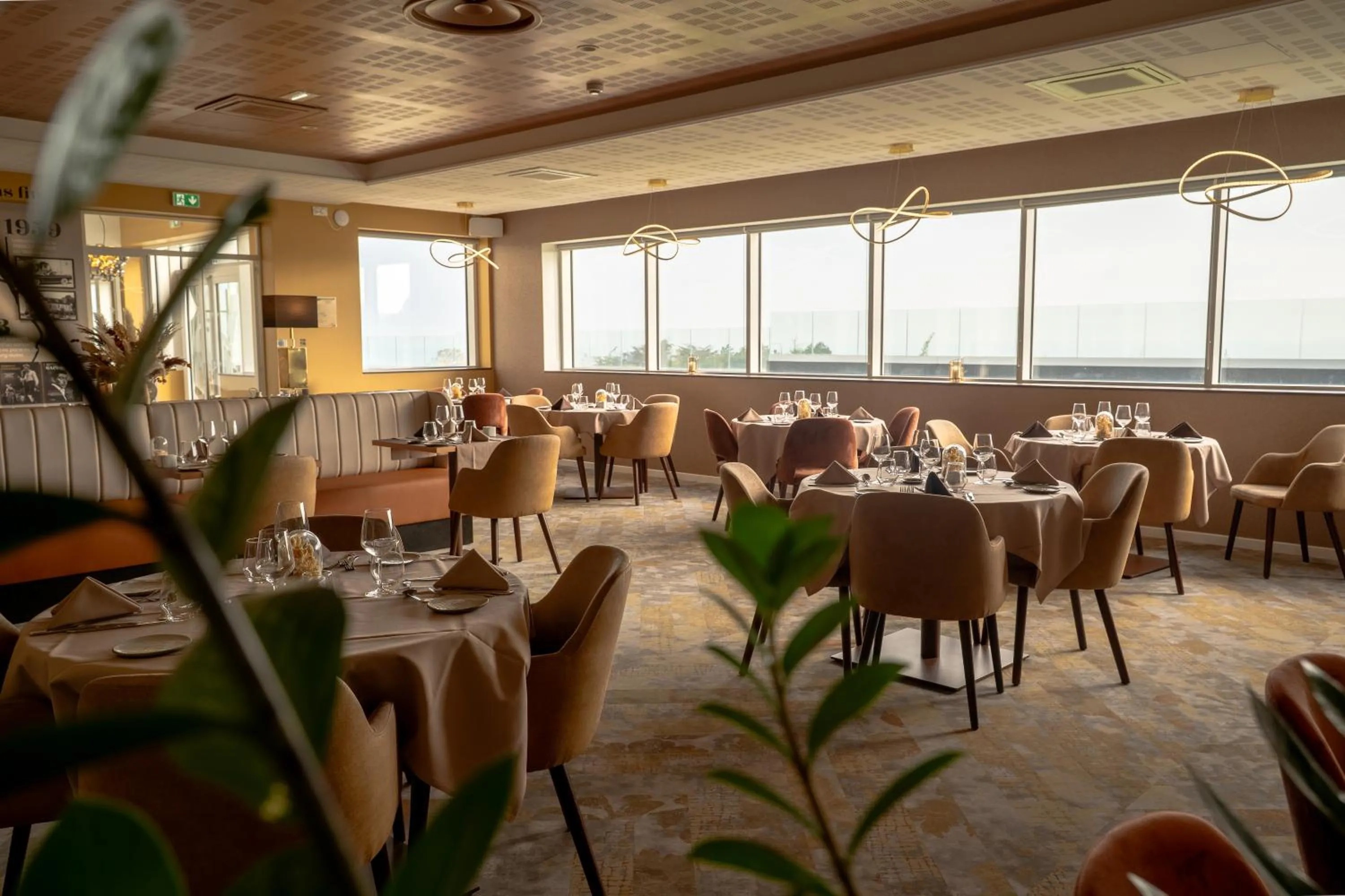 Restaurant/places to eat in Hôtel Le Manoir du Roselier