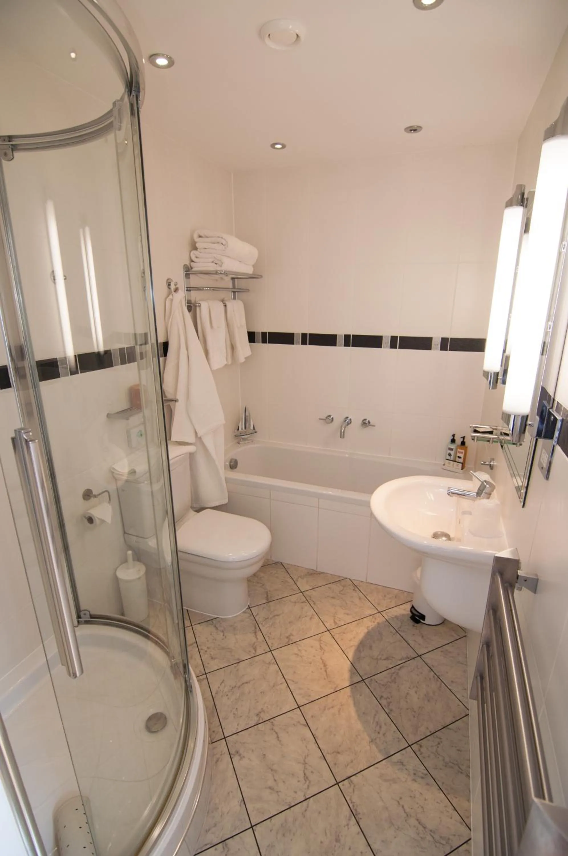 Bathroom in Ellerby Country Inn