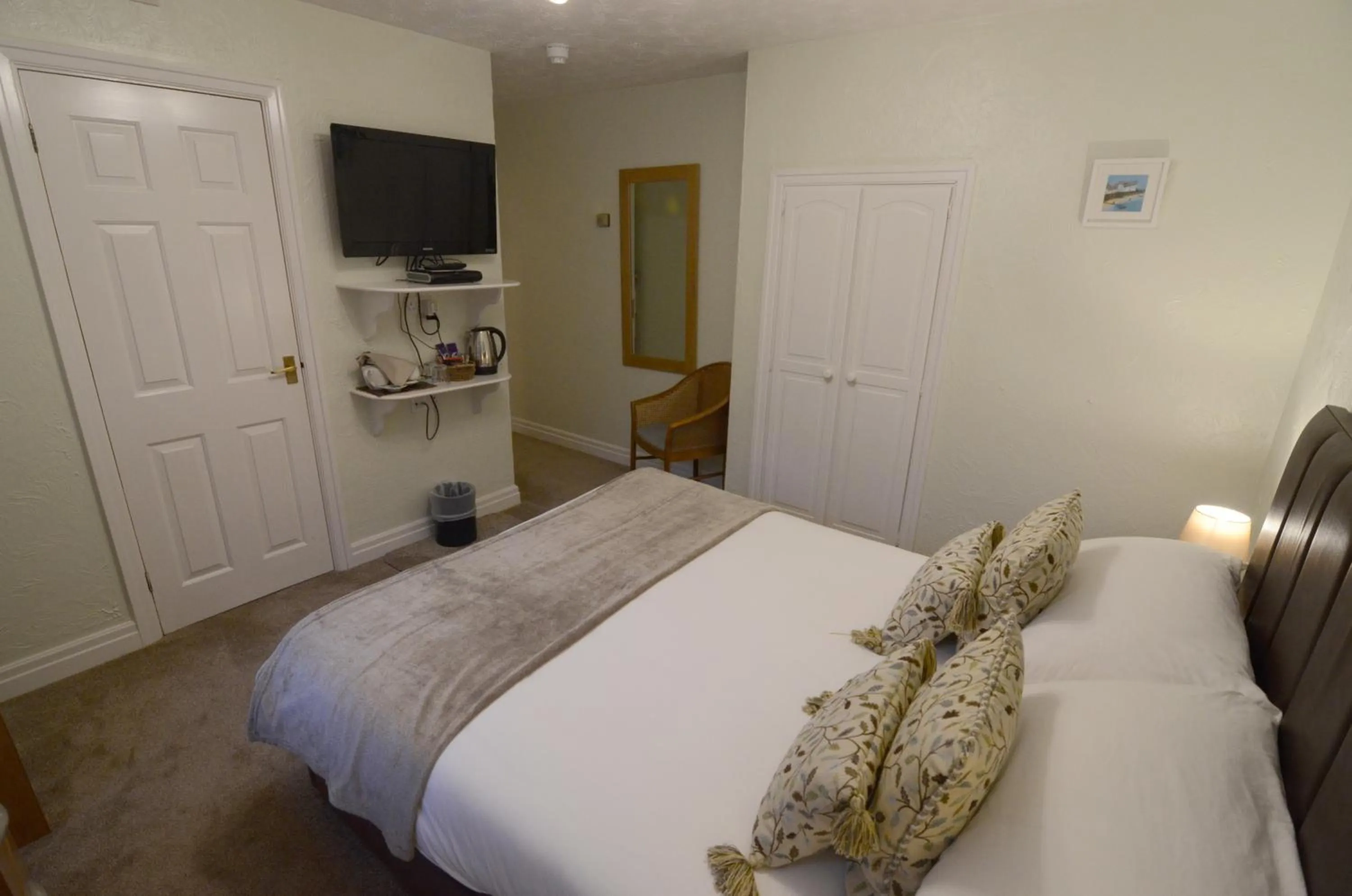 Photo of the whole room, Bed in Ellerby Country Inn