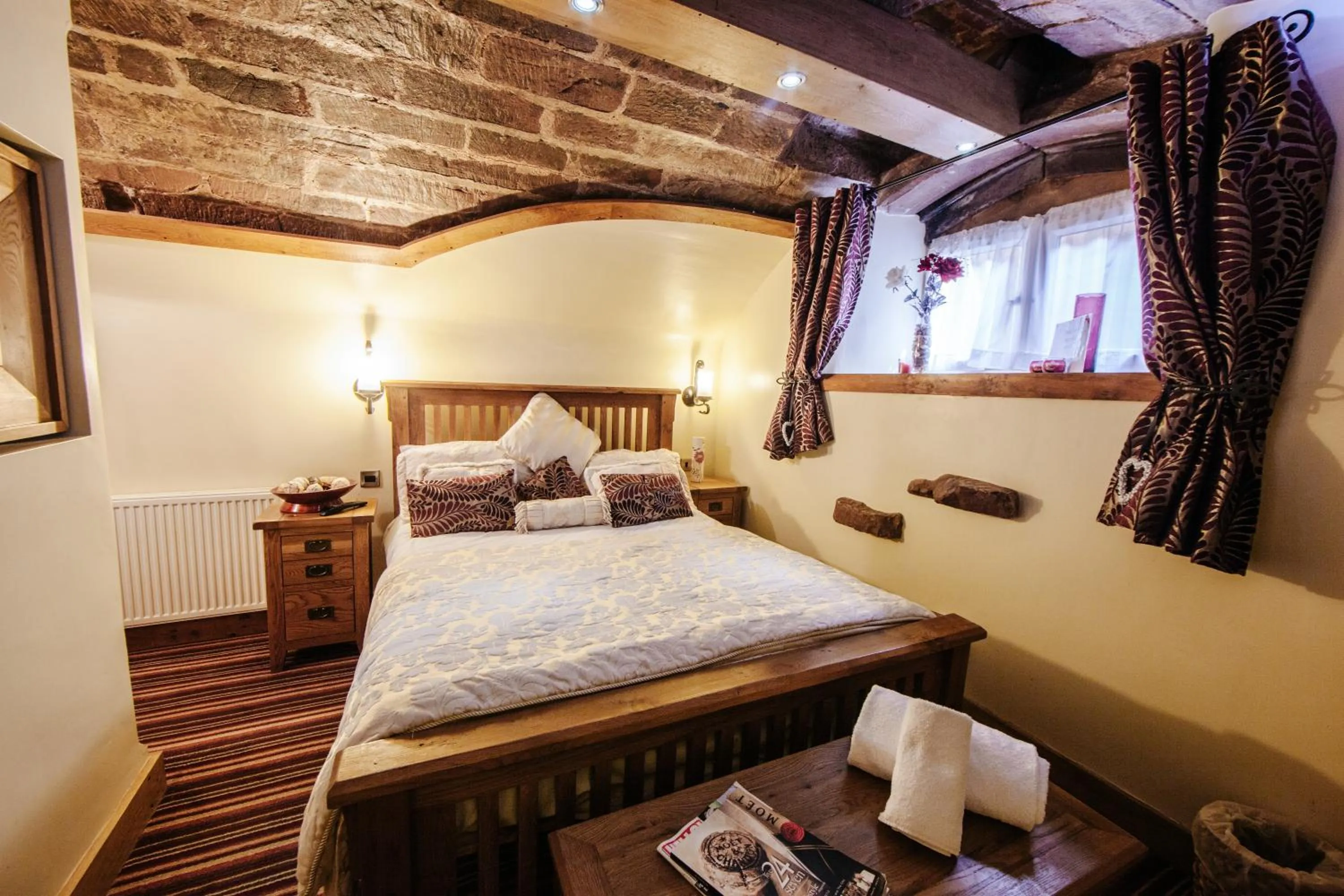 Bedroom, Bed in Old Hall House, NEC