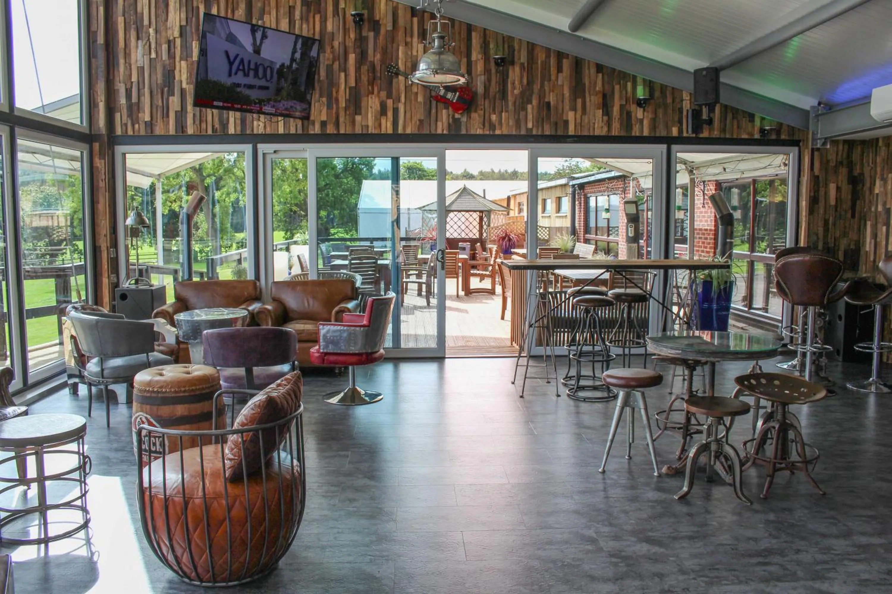 Restaurant/places to eat in Old Hall House, NEC