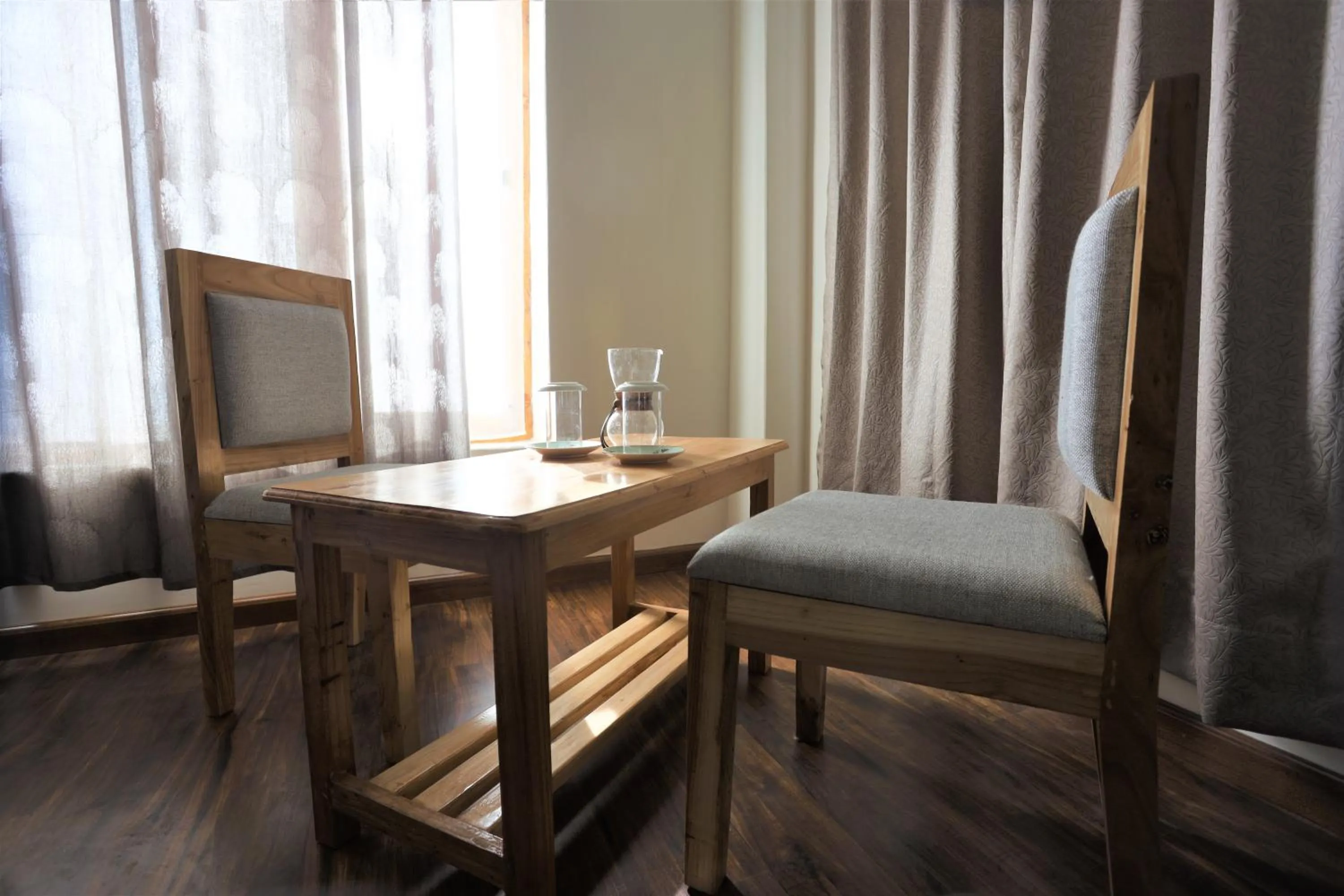 Seating area in Paradise Shey