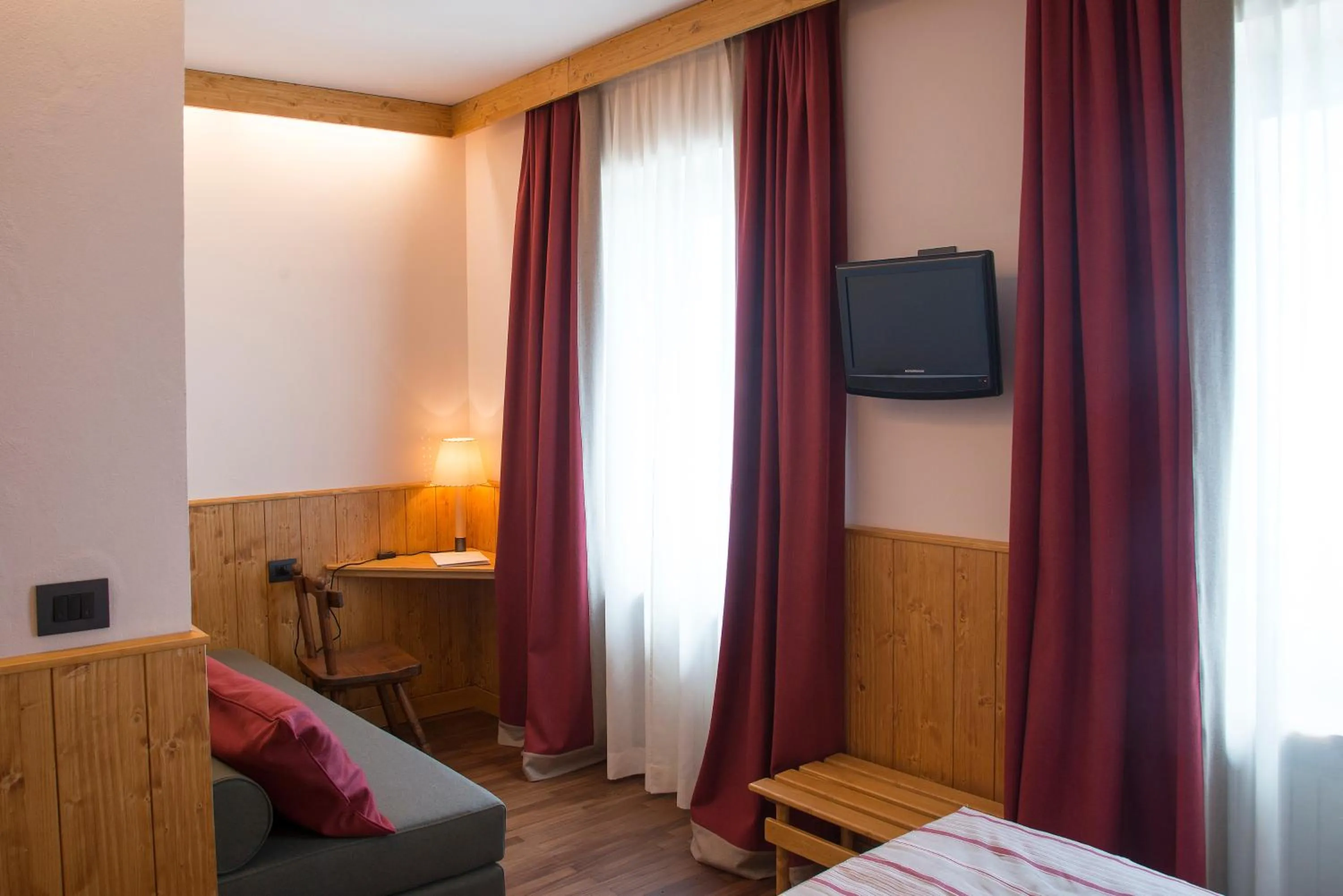 Photo of the whole room, Bed in Albergo Ristorante Bucaneve