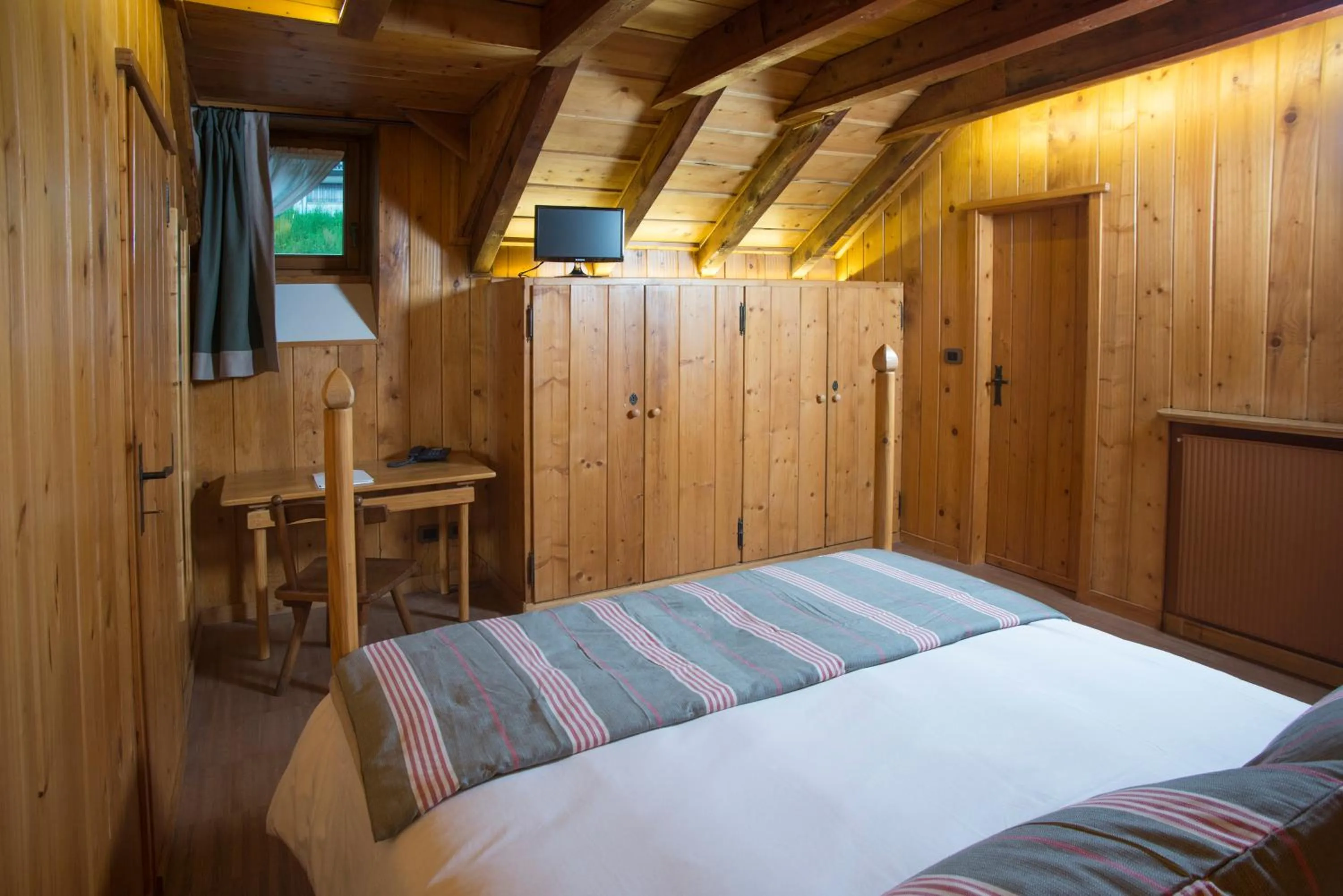 Bed in Albergo Ristorante Bucaneve