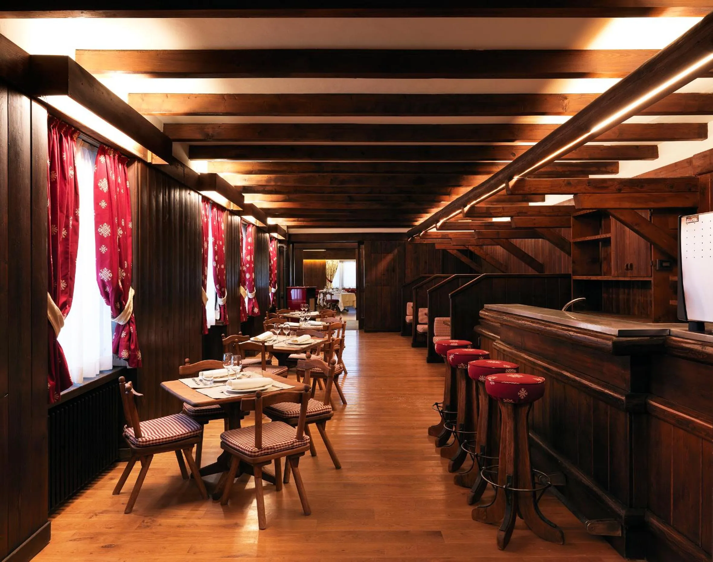 Restaurant/places to eat in Albergo Ristorante Bucaneve