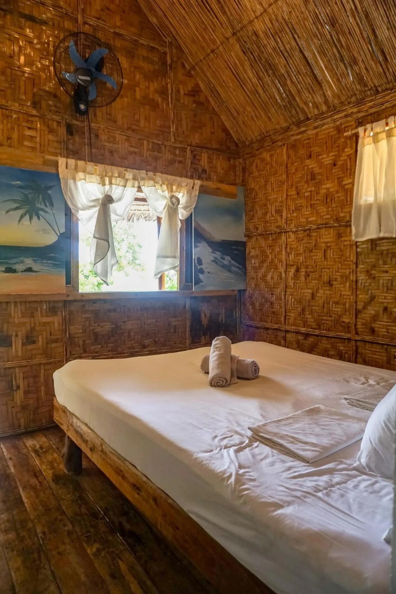 Photo of the whole room, Bed in Marahuyo Siargao