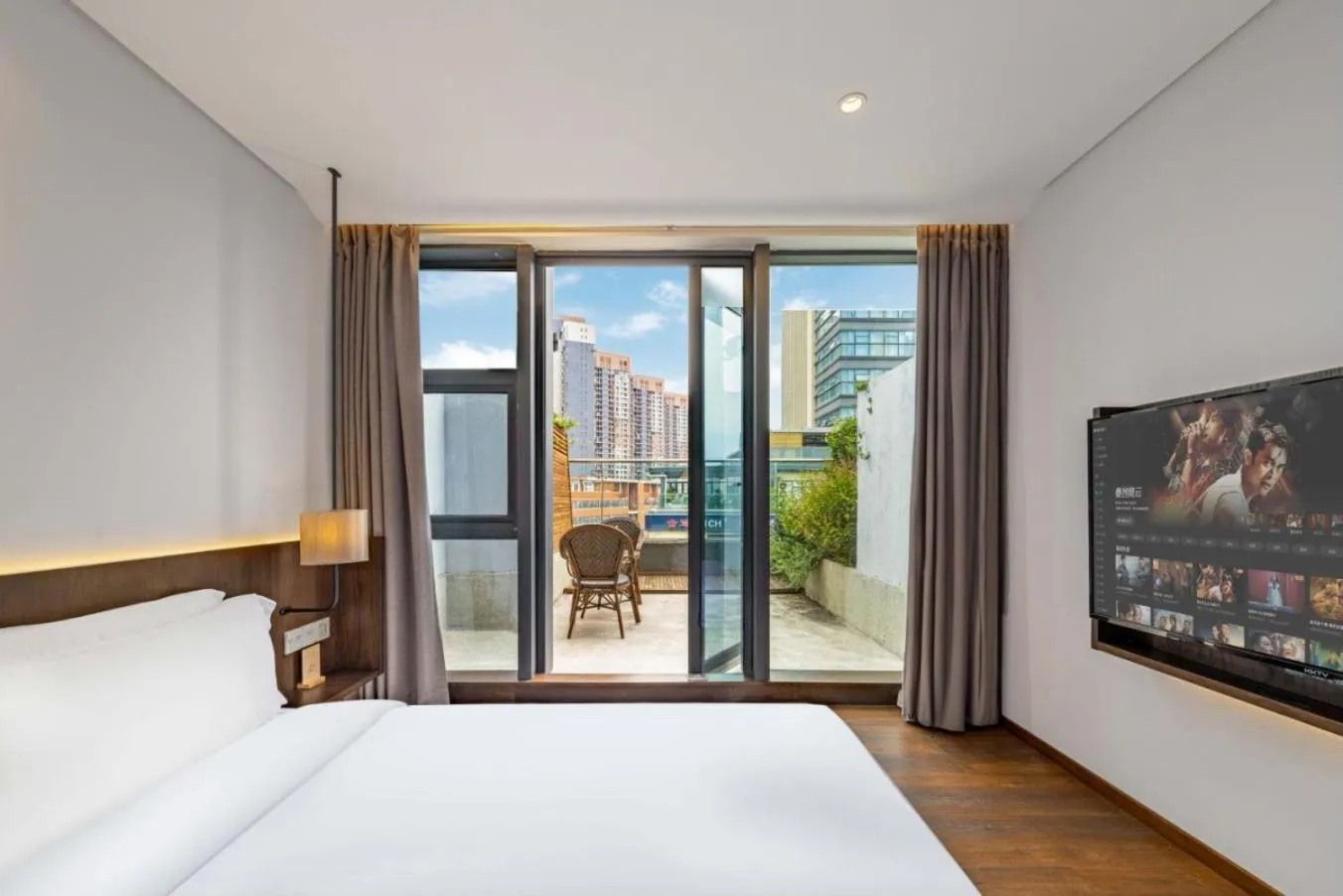Bed in Wuyu Hotel - Chongqing Jiangbei Airport & Light Rail